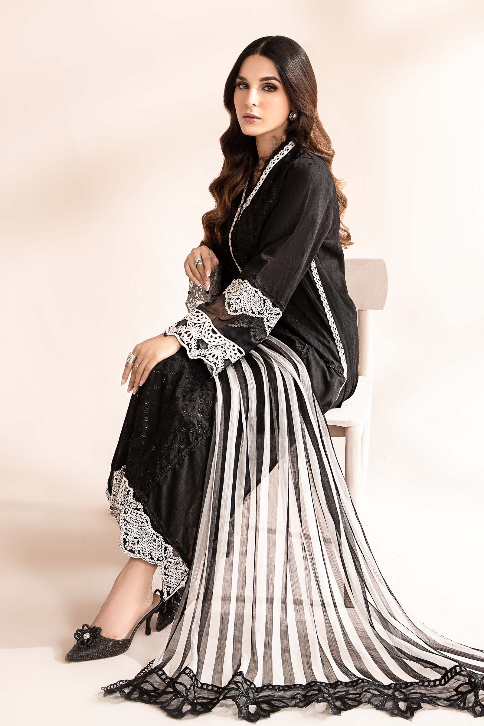 3 Piece Embroidered Self Jacquard Lawn Suit - Image 5