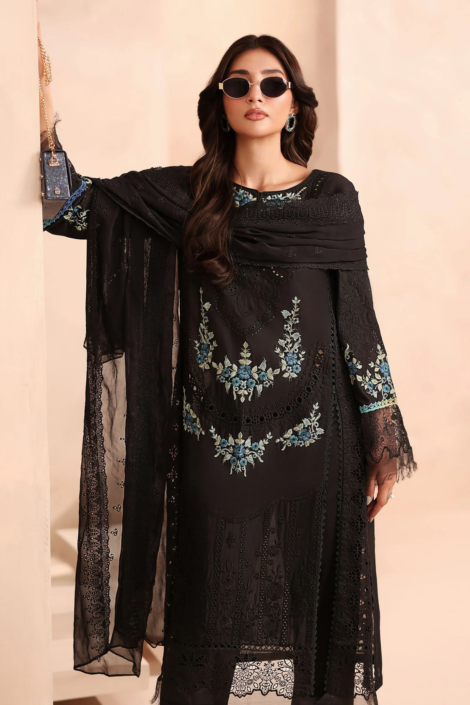 3 Piece Embroidered Lawn Suit - Image 2