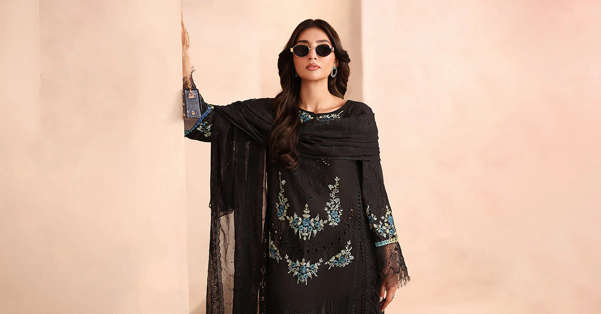 3 Piece Embroidered Lawn Suit - Image 8