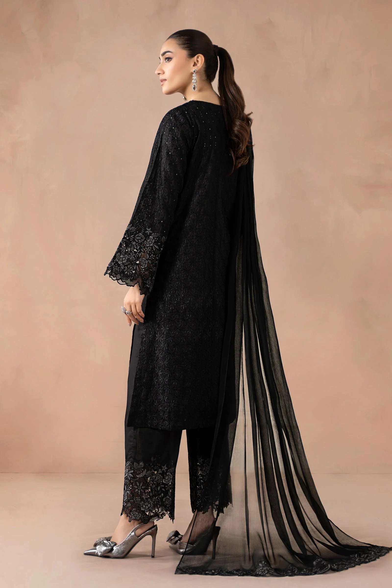 3 Piece Embroidered Lawn Suit - Image 10