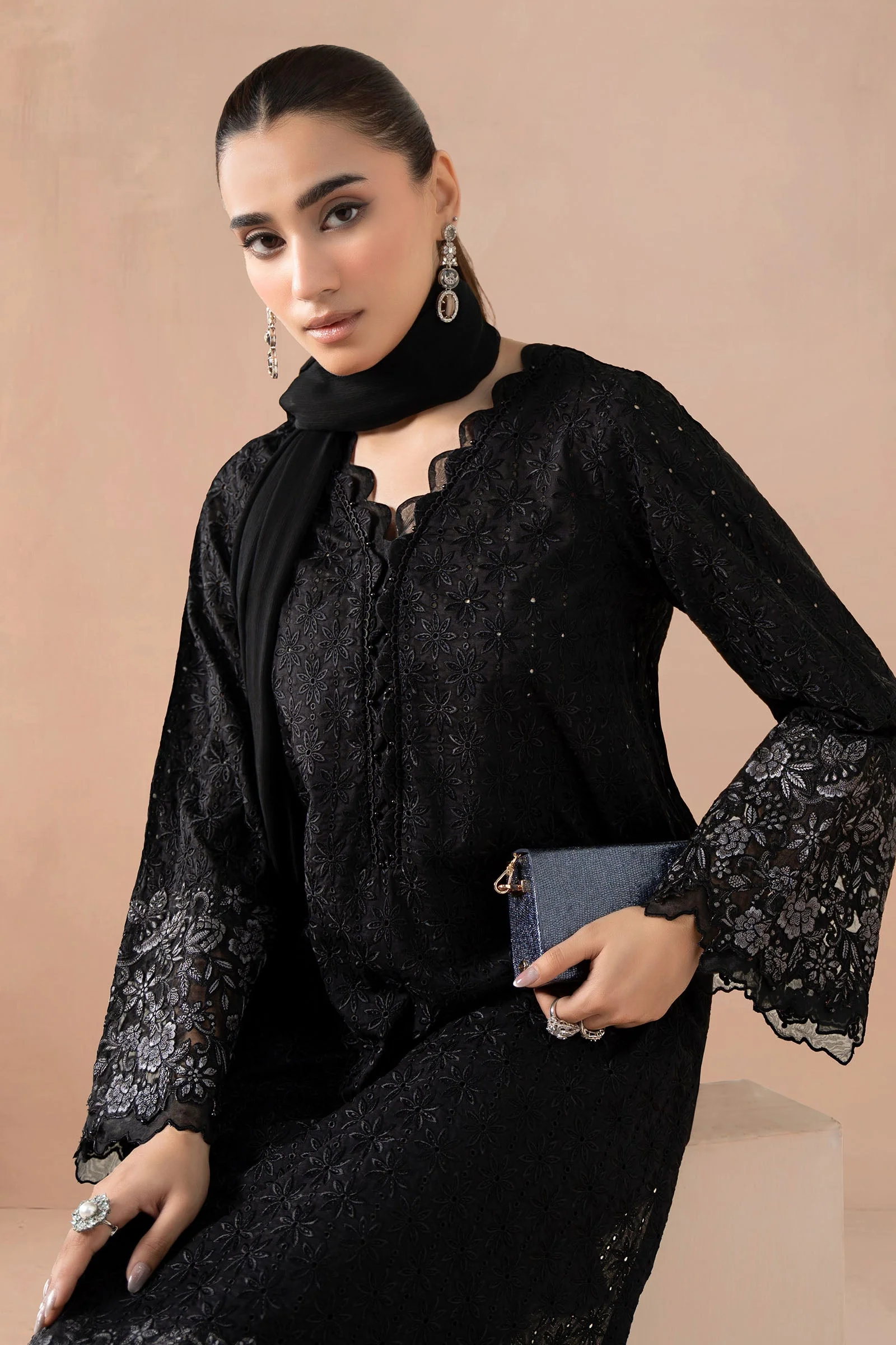 3 Piece Embroidered Lawn Suit - Image 3