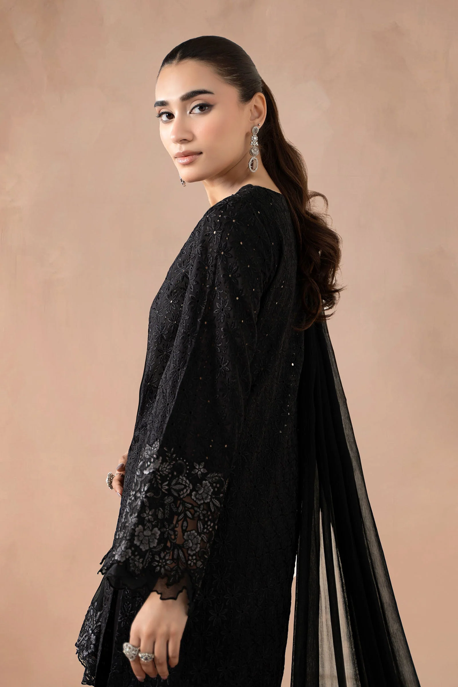 3 Piece Embroidered Lawn Suit - Image 9