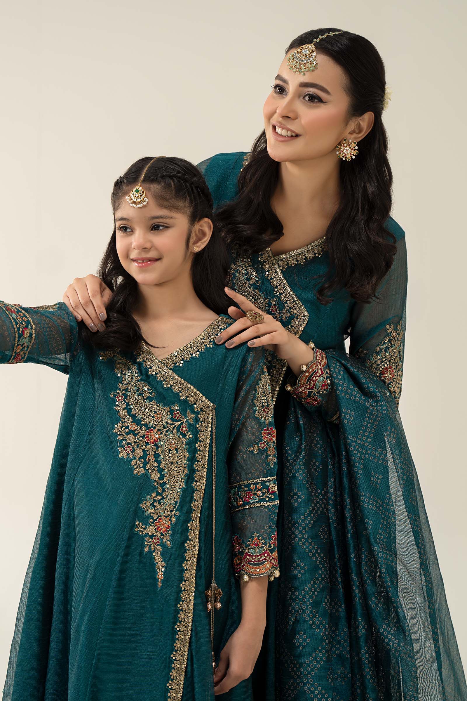 3 Piece Embroidered Paper Cotton Suit - Image 3