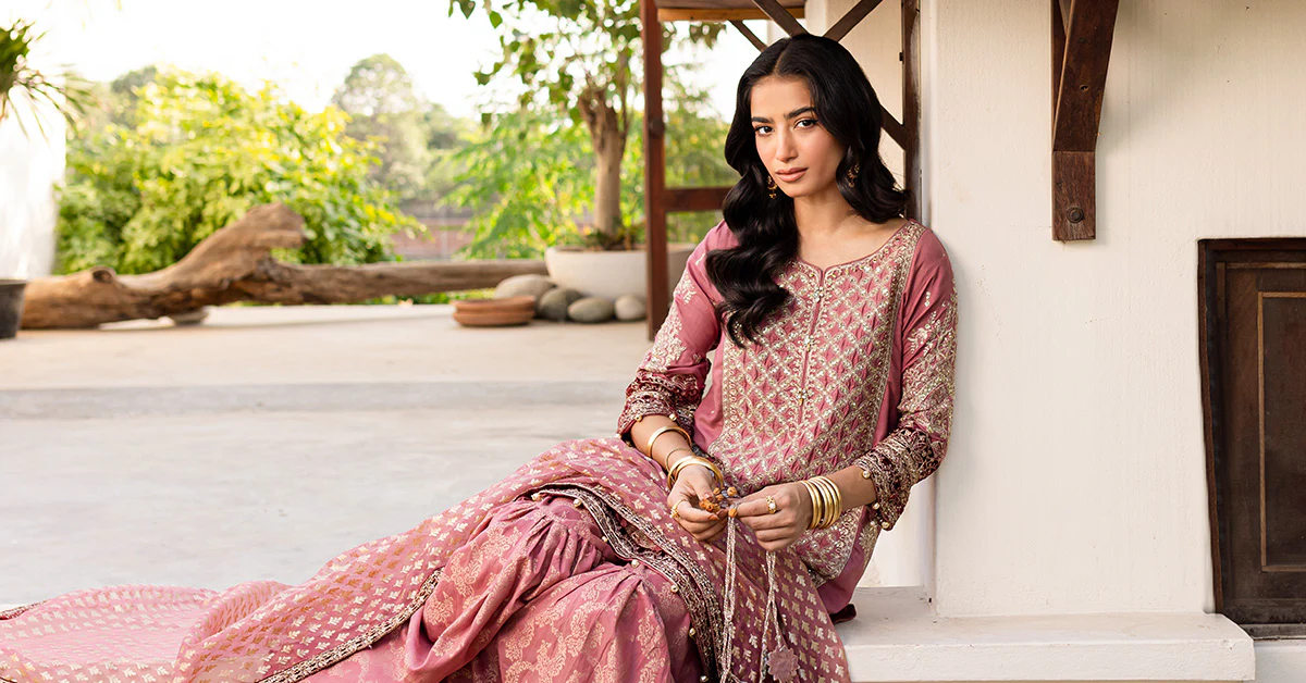 3 Piece Embroidered Linen Suit - Image 10