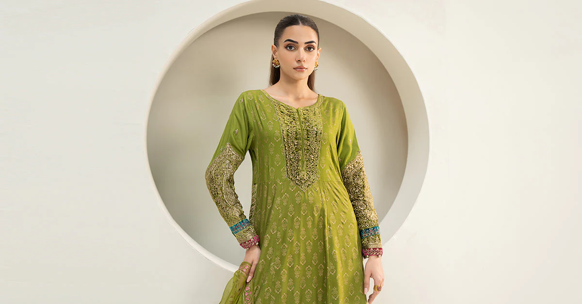 3 Piece Embroidered Linen Suit - Image 7