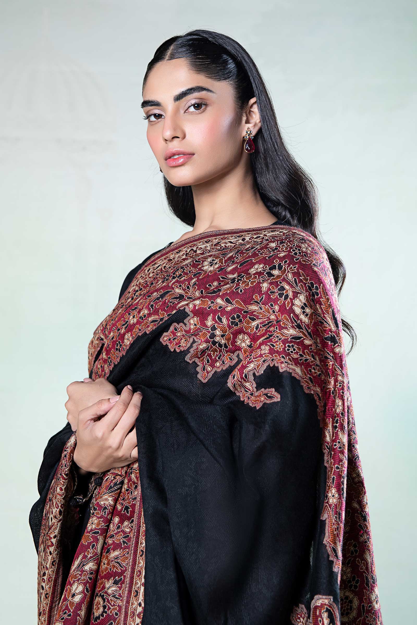 3 Piece Embroidered Linen Suit - Image 3
