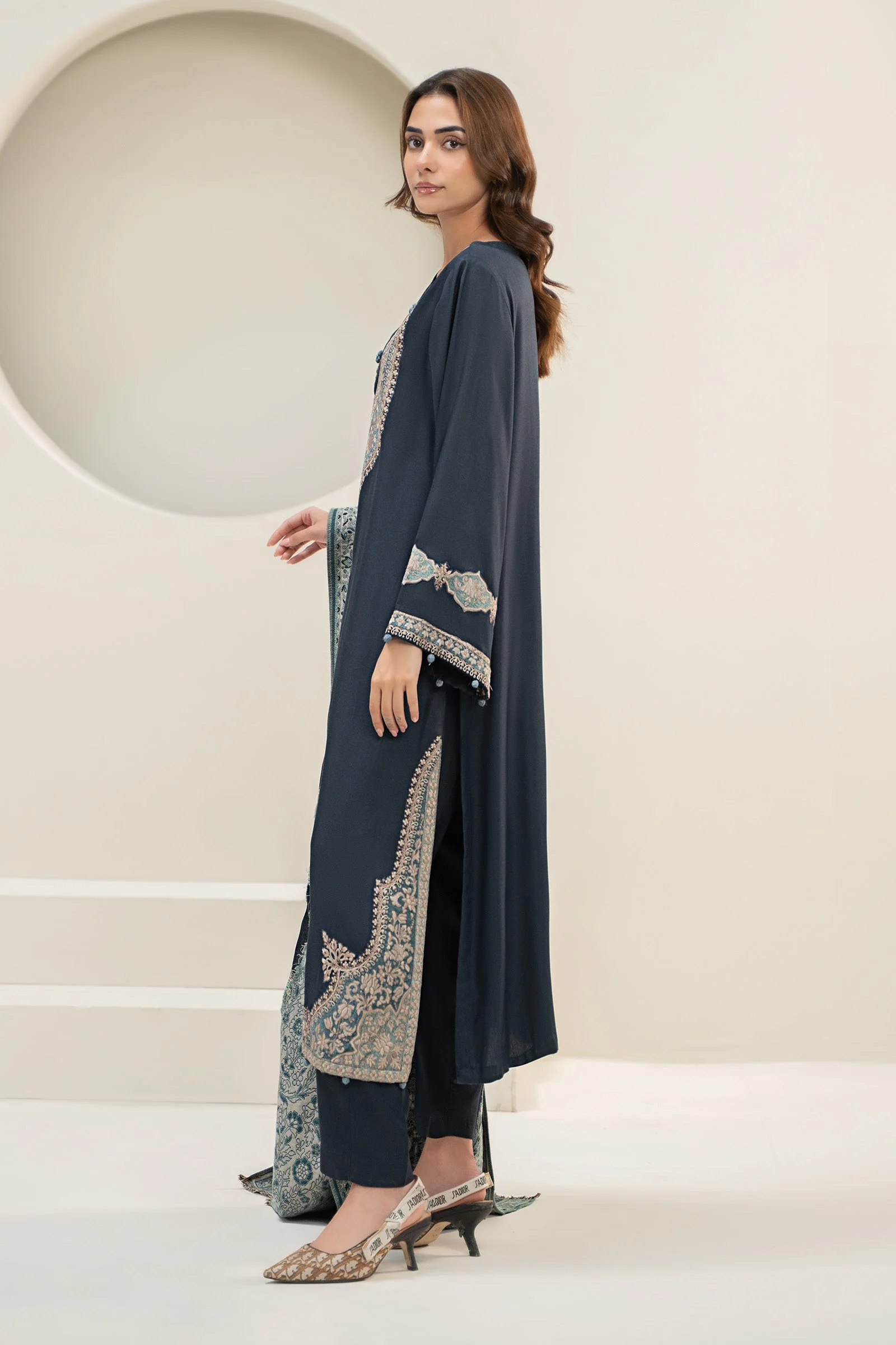 3 Piece Embroidered Linen Suit - Image 5