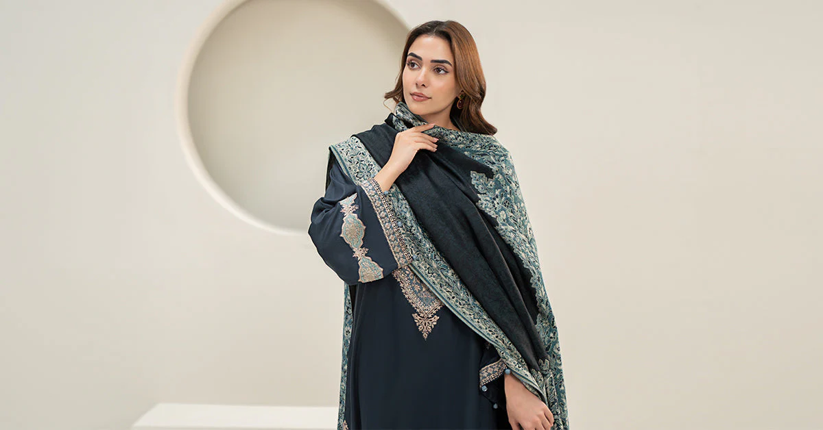 3 Piece Embroidered Linen Suit - Image 7