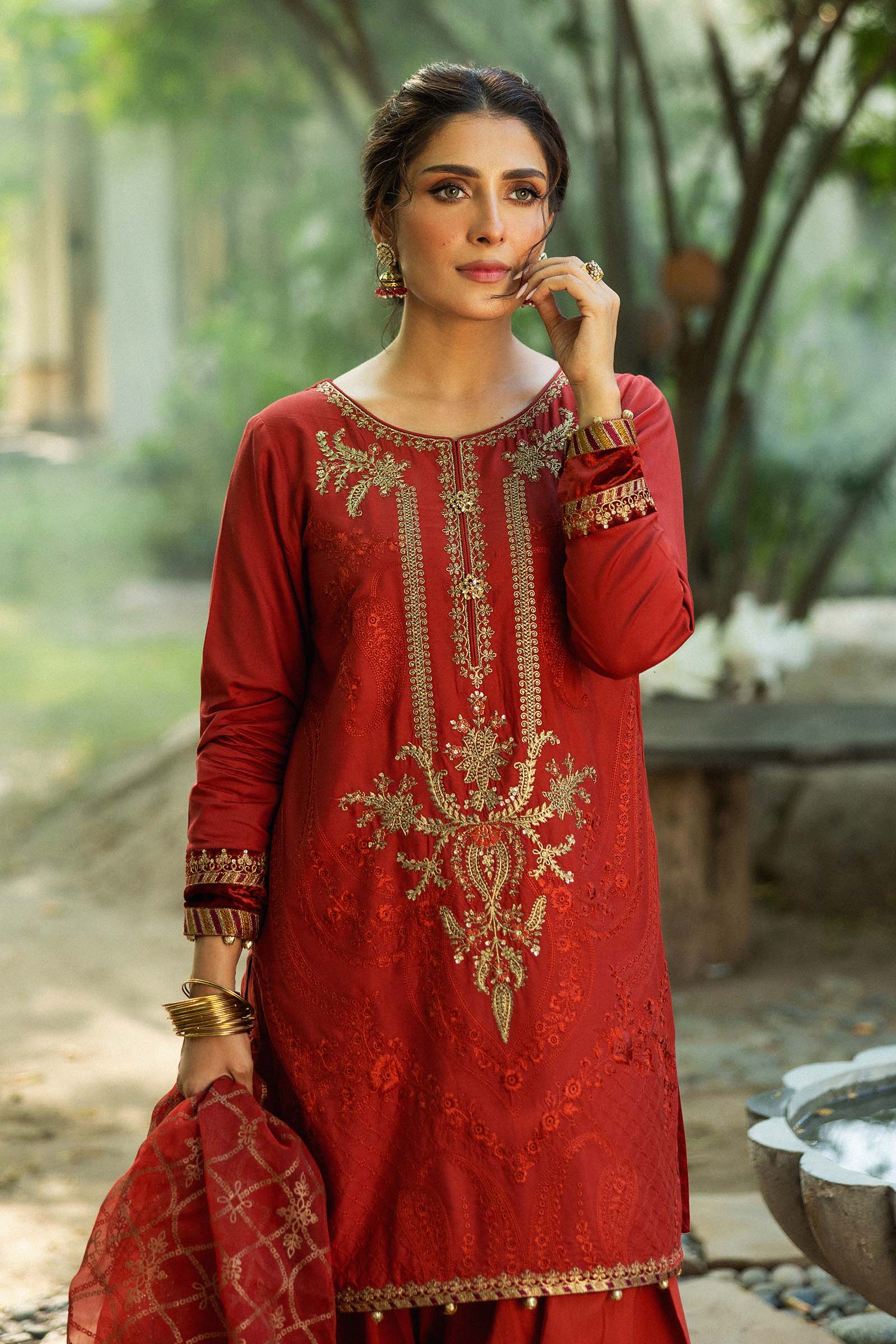 3 Piece Embroidered Linen Suit - Image 3