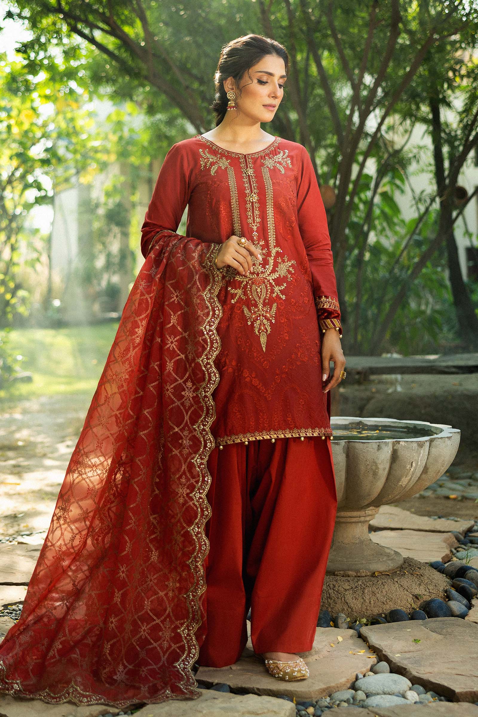 3 Piece Embroidered Linen Suit - Image 4