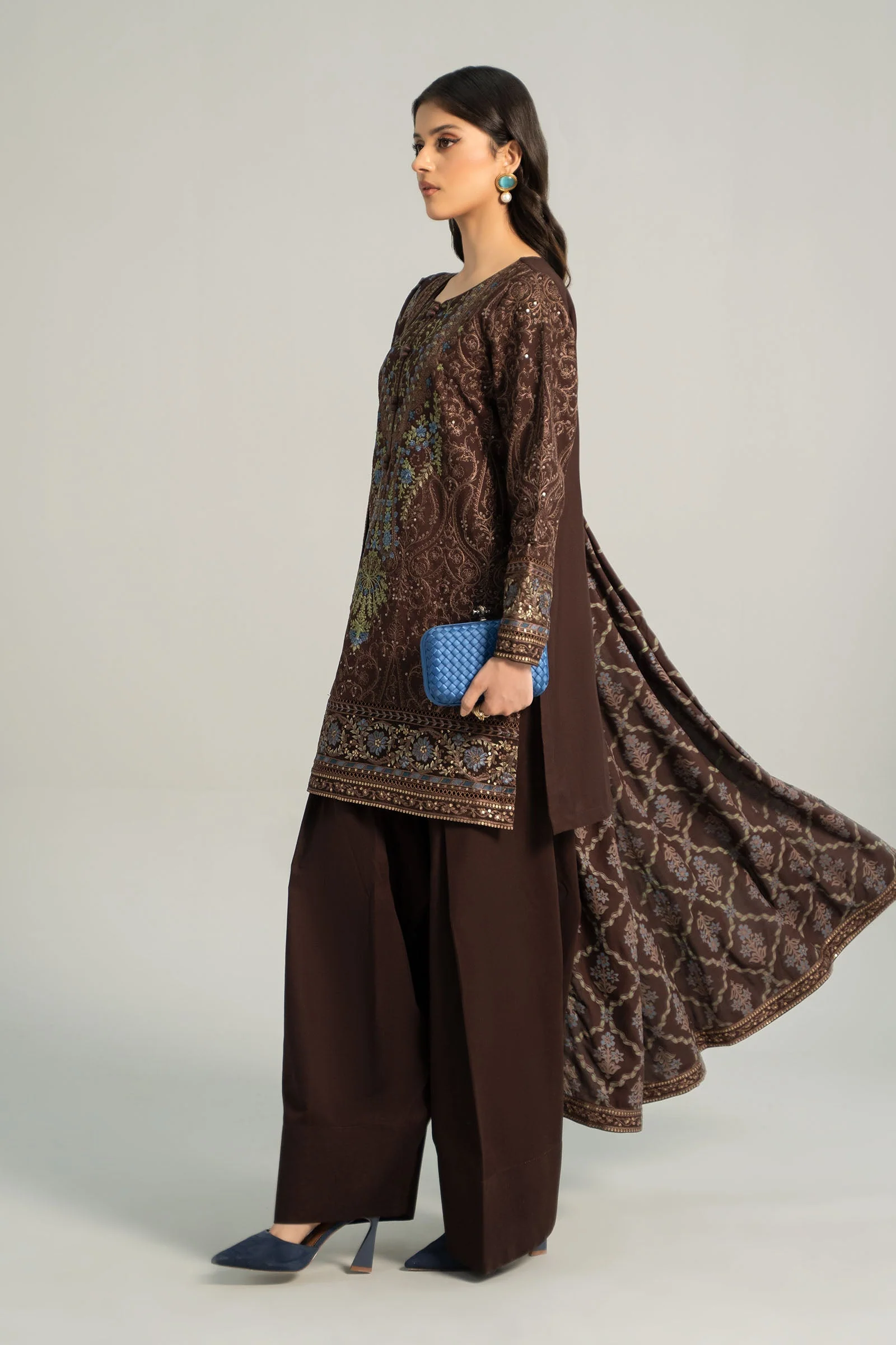 3 Piece Embroidered Khaddar Suit - Image 5