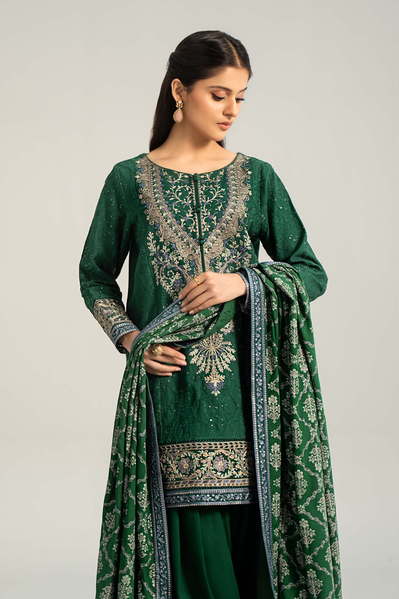 3 Piece Embroidered Khaddar Suit - Image 3