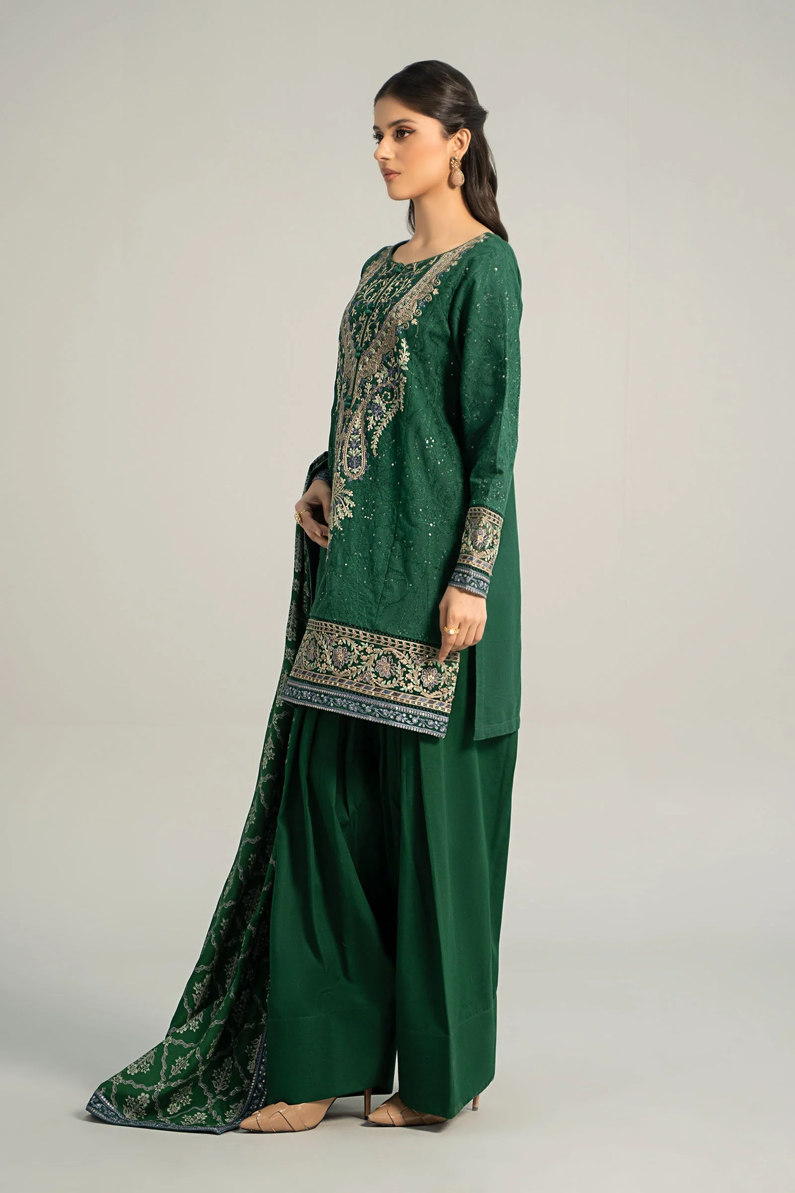 3 Piece Embroidered Khaddar Suit - Image 4
