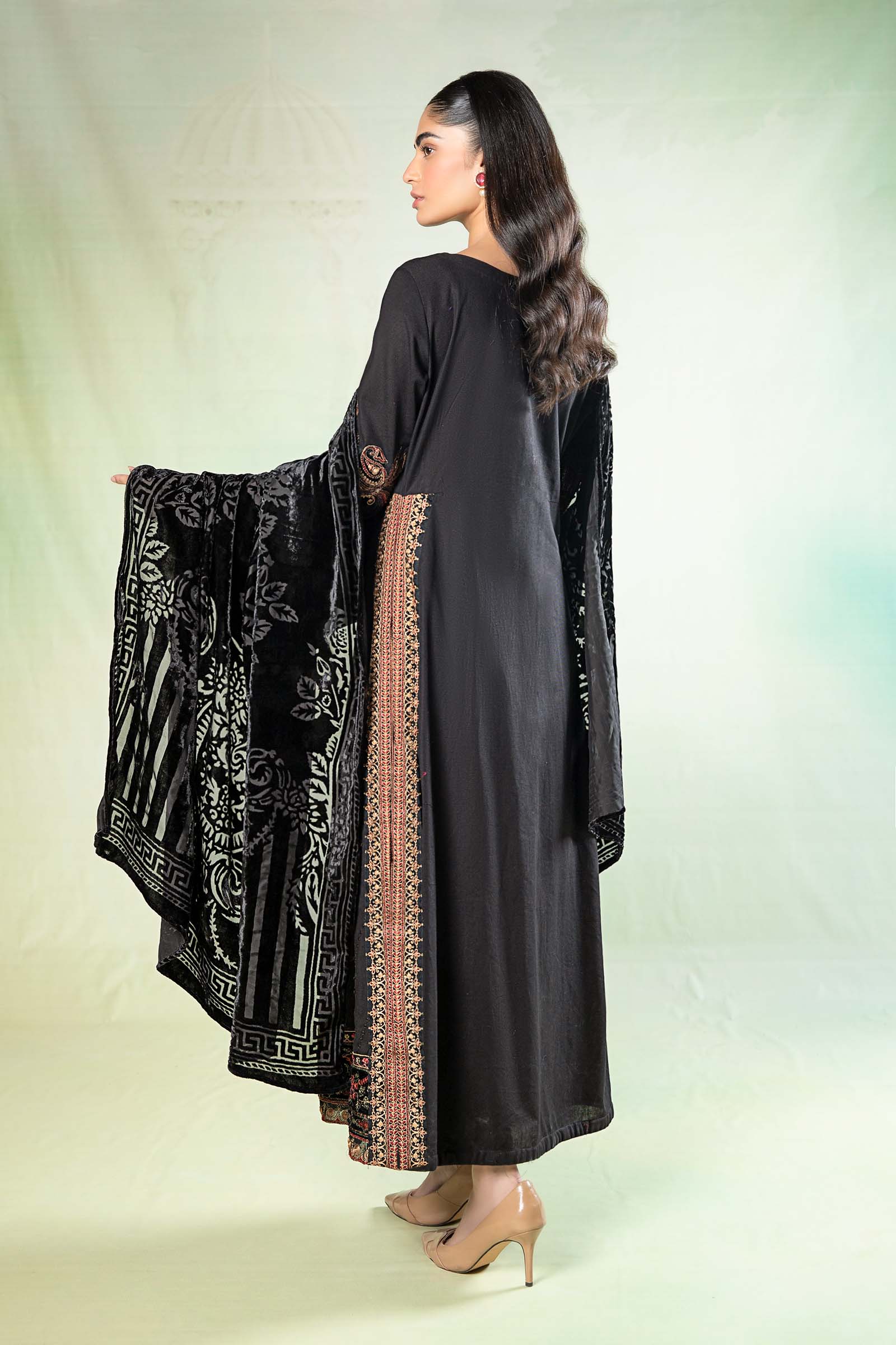 3 Piece Embroidered Khaddar Suit - Image 5