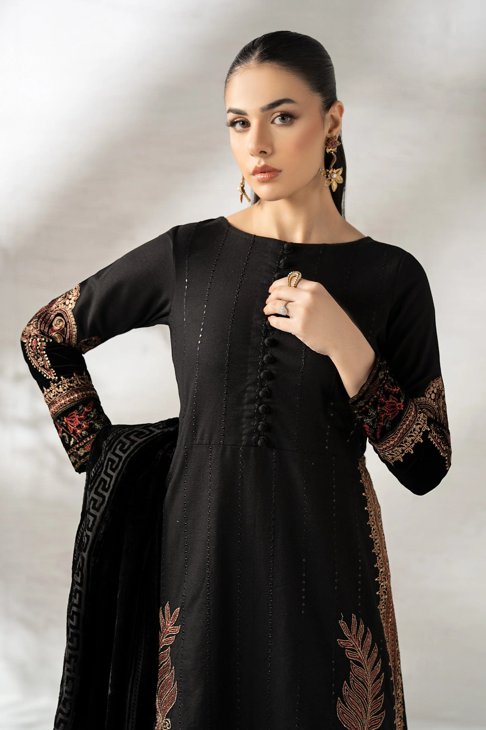 3 Piece Embroidered Khaddar Suit - Image 2