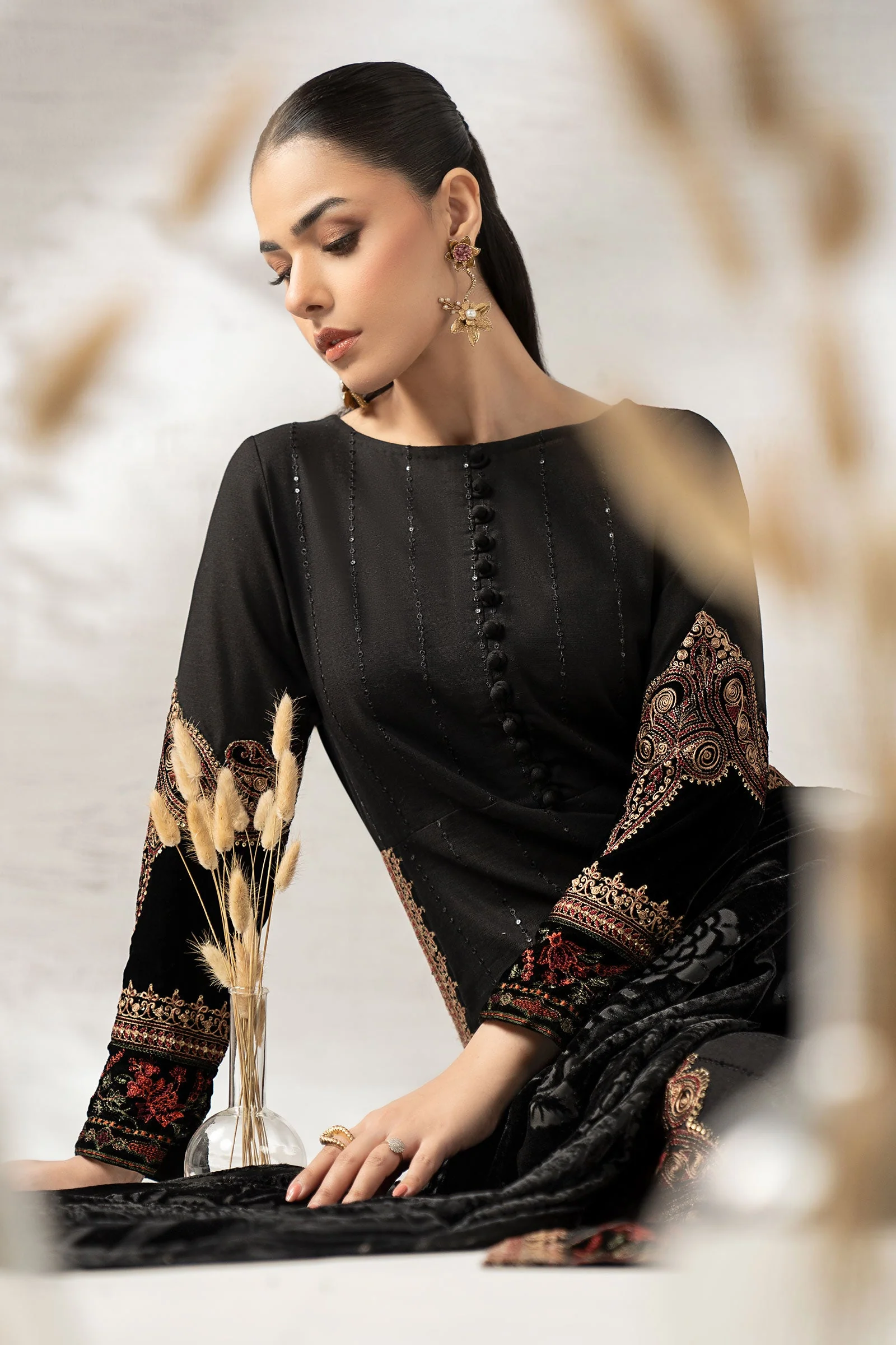 3 Piece Embroidered Khaddar Suit - Image 4