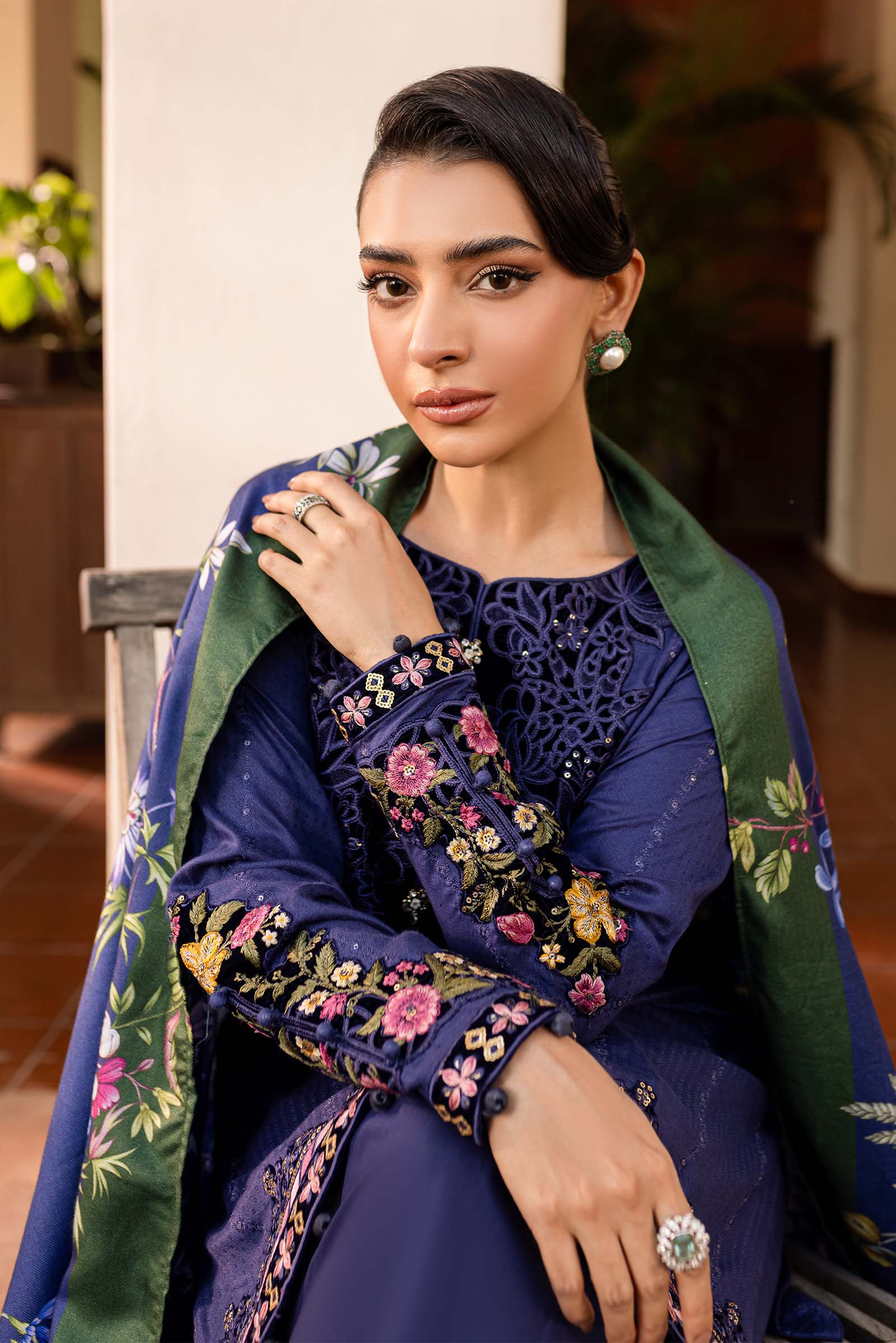 3 Piece Embroidered Linen Suit - Image 4