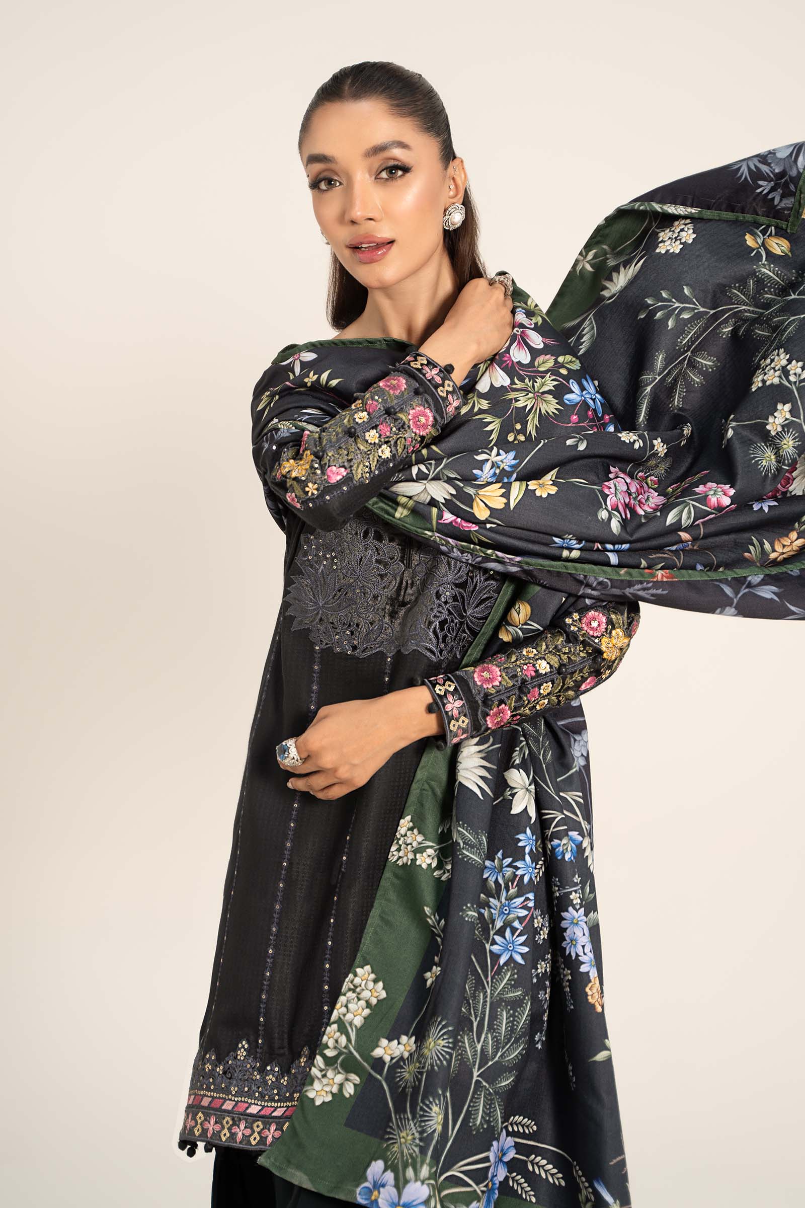3 Piece Embroidered Linen Suit - Image 3