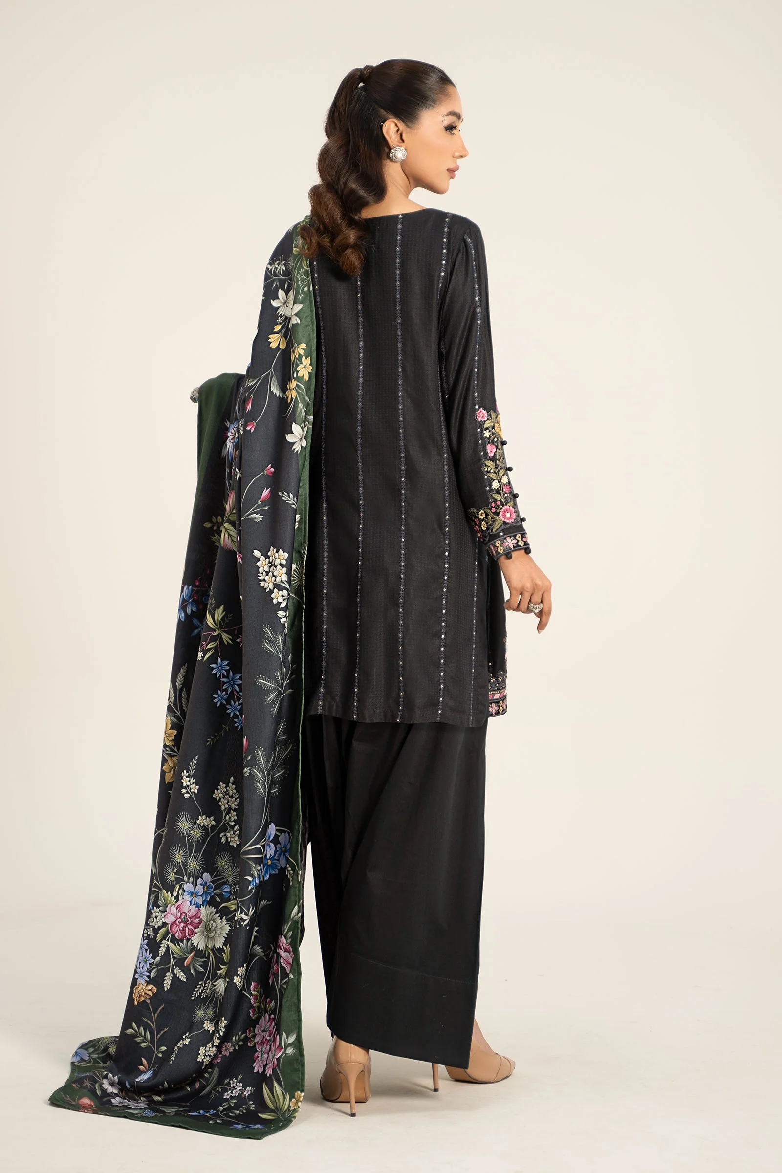 3 Piece Embroidered Linen Suit - Image 6