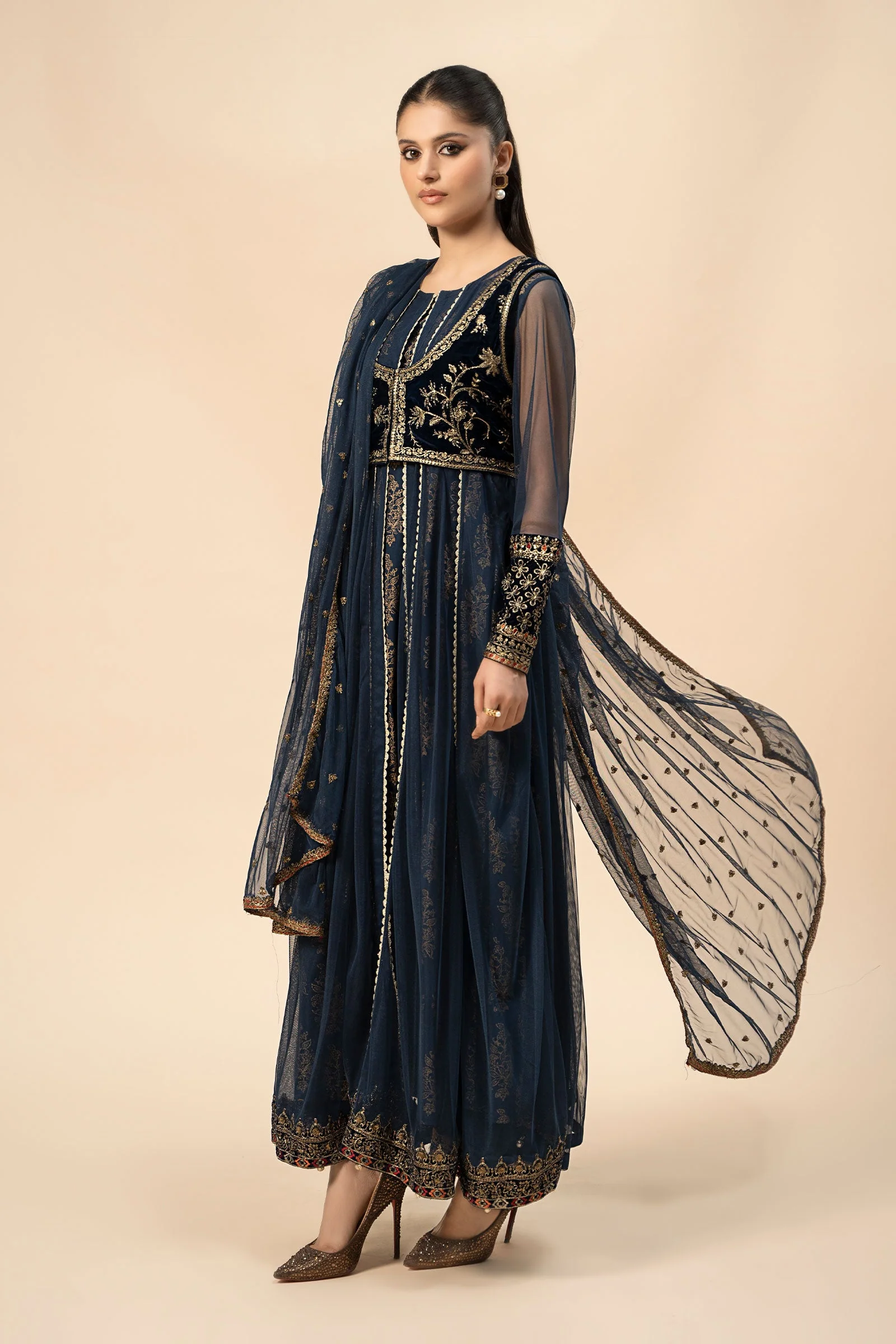 3 Piece Embroidered Khaddar Suit - Image 4