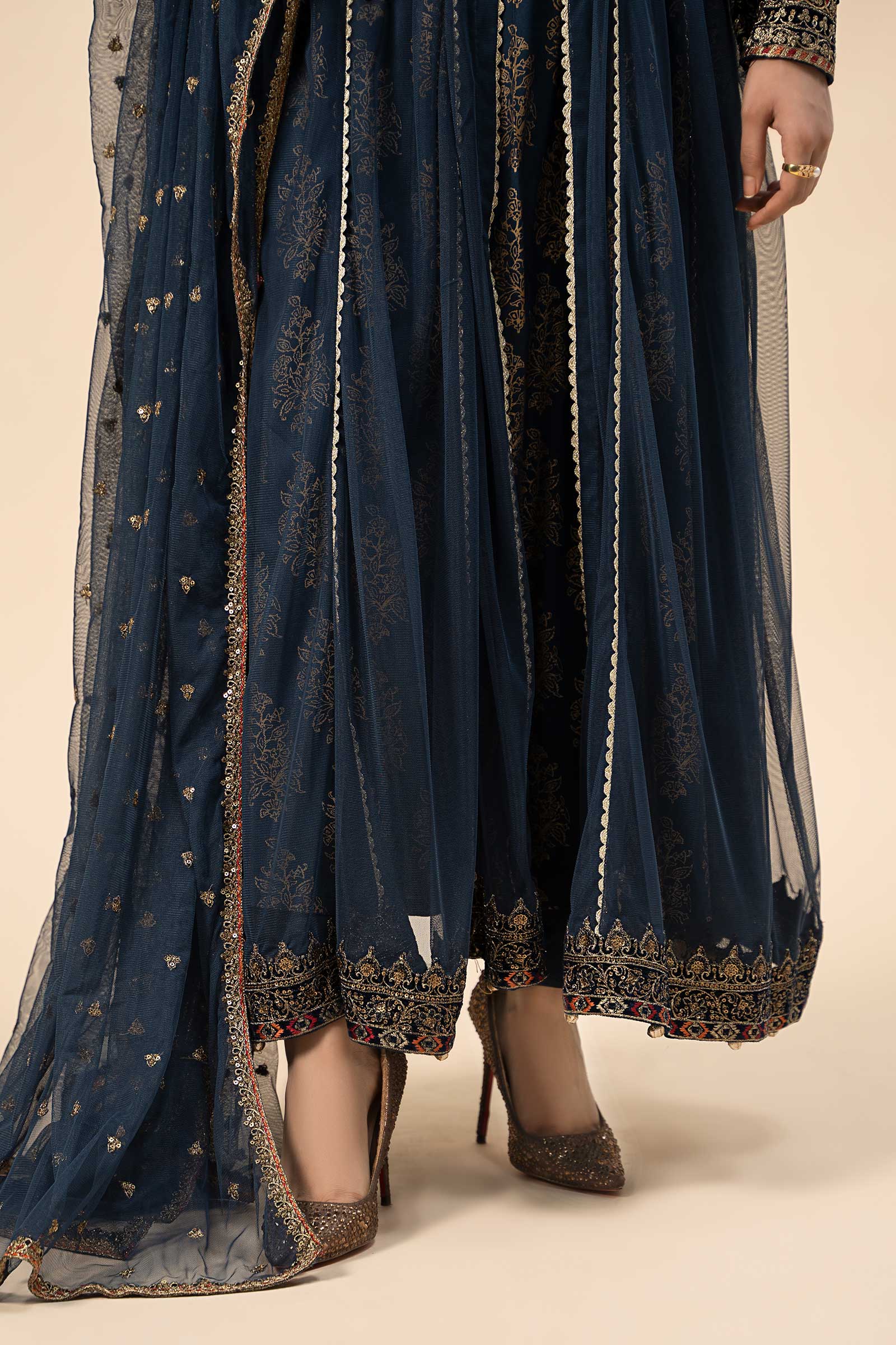 3 Piece Embroidered Khaddar Suit - Image 5