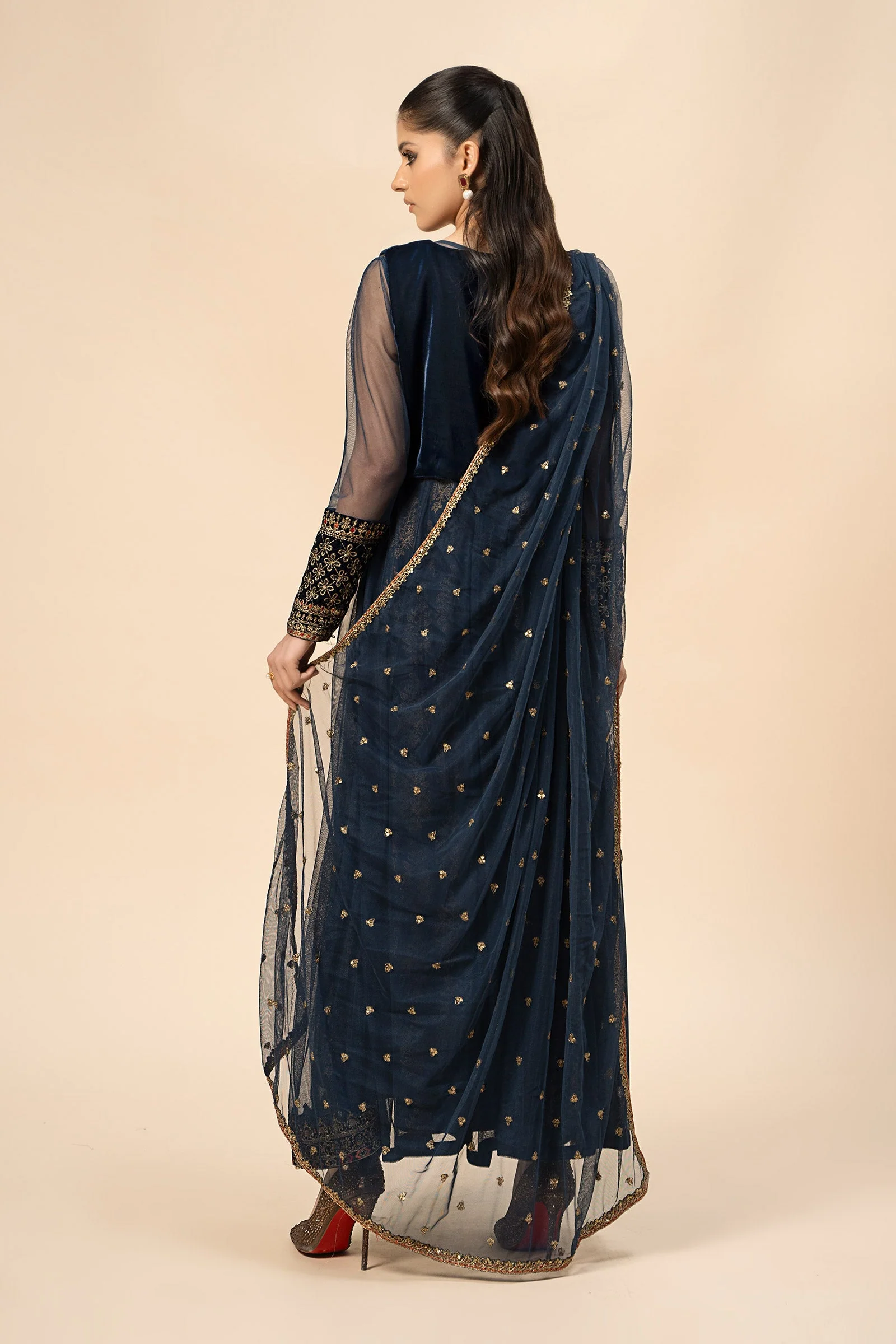 3 Piece Embroidered Khaddar Suit - Image 6