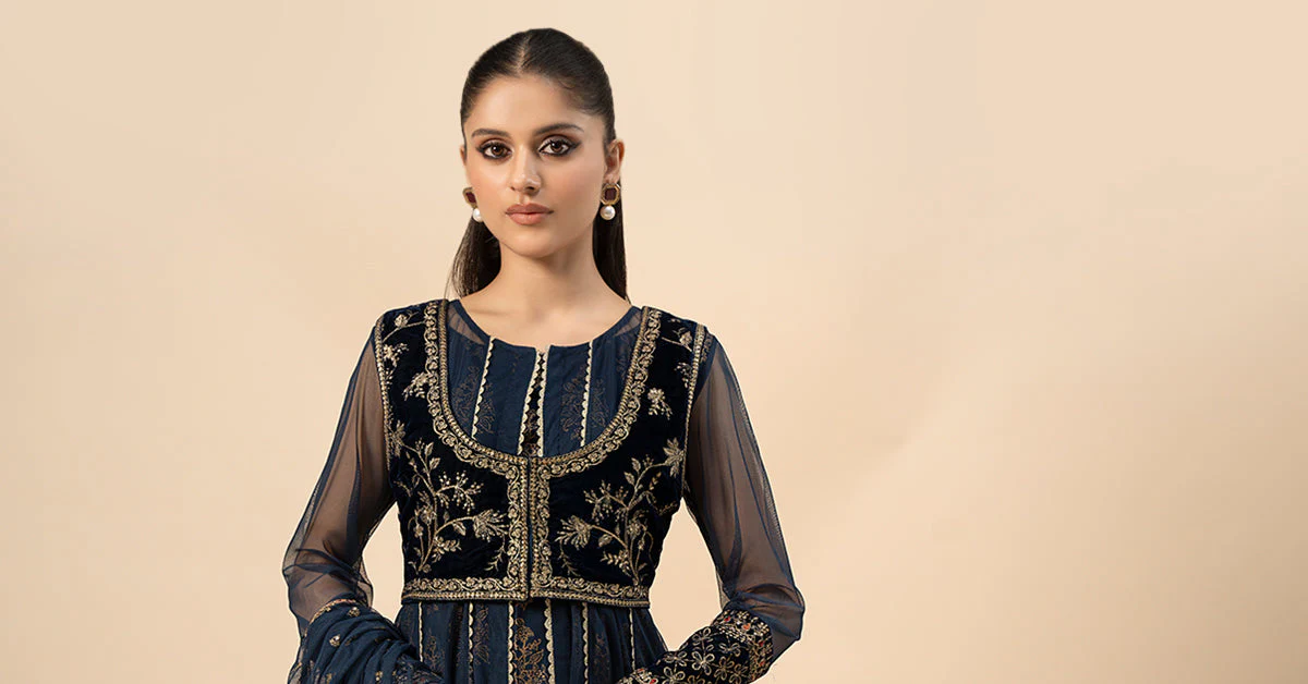 3 Piece Embroidered Khaddar Suit - Image 7