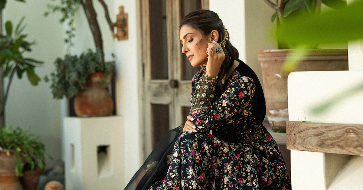 3 Piece Embroidered Linen Suit - Image 11