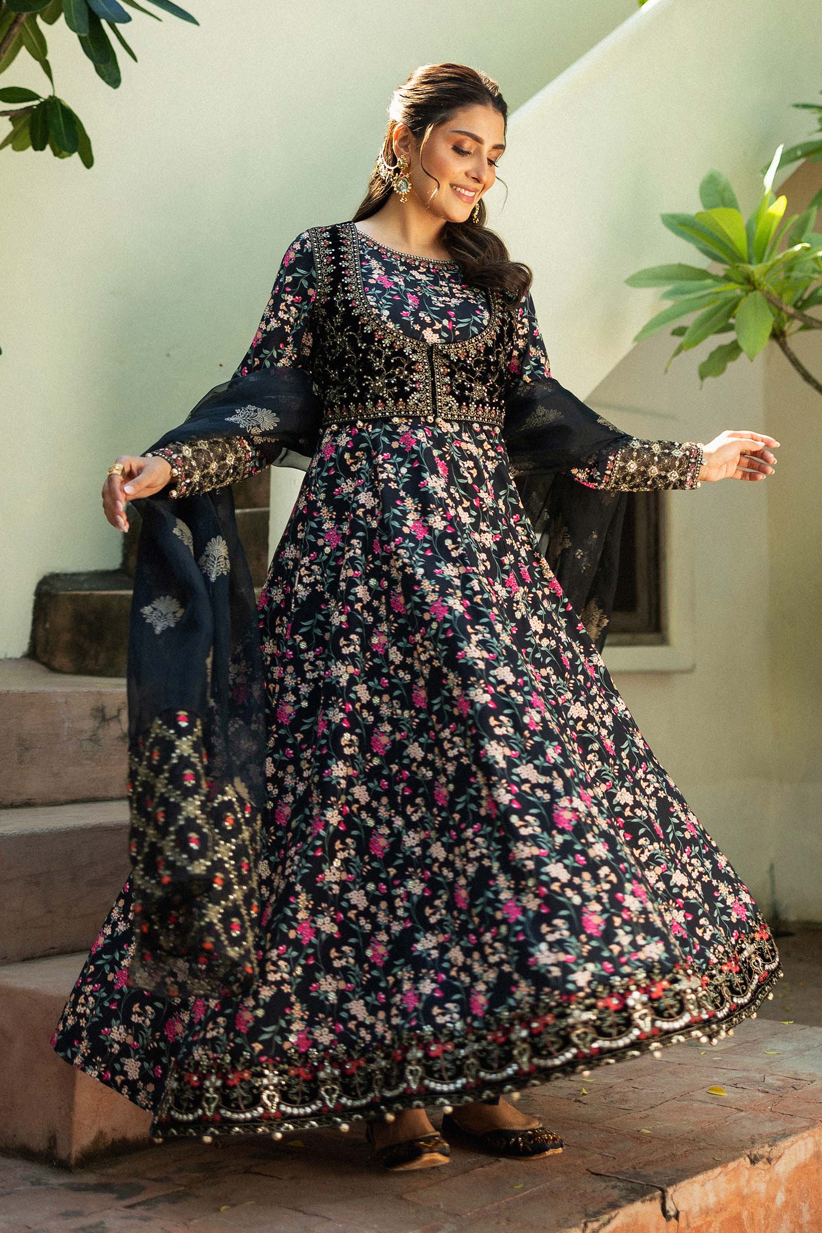 3 Piece Embroidered Linen Suit - Image 4