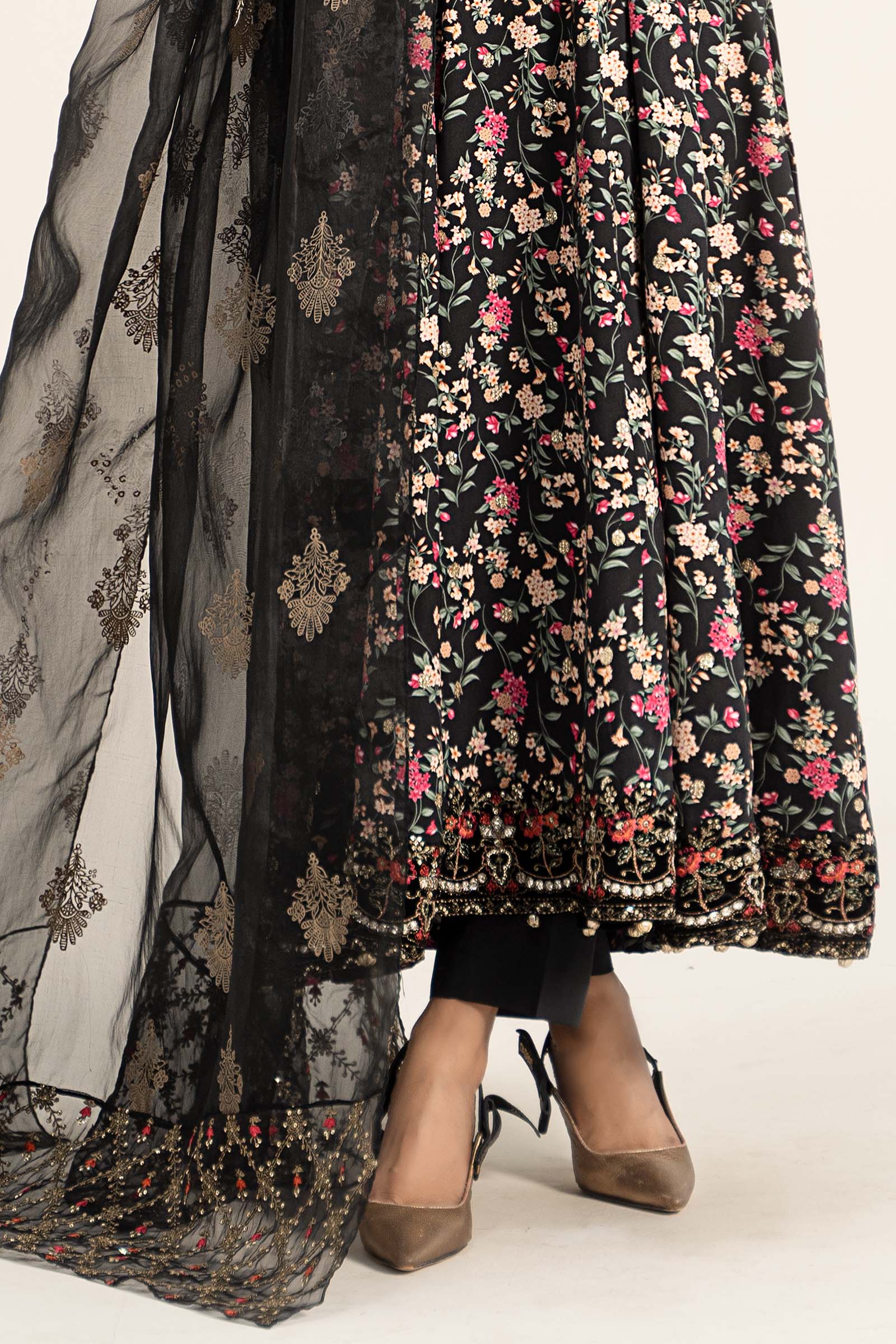 3 Piece Embroidered Linen Suit - Image 8