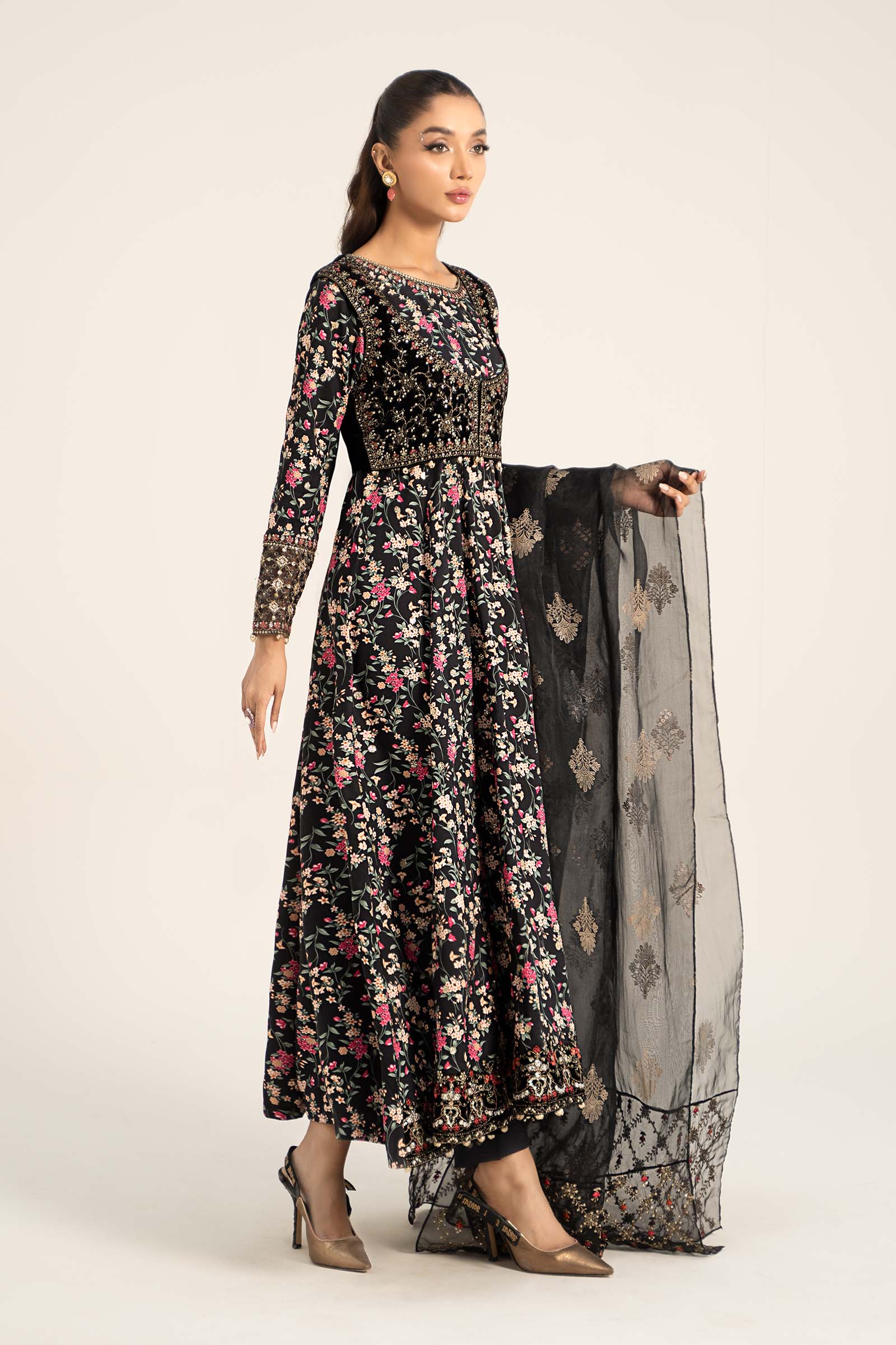 3 Piece Embroidered Linen Suit - Image 9