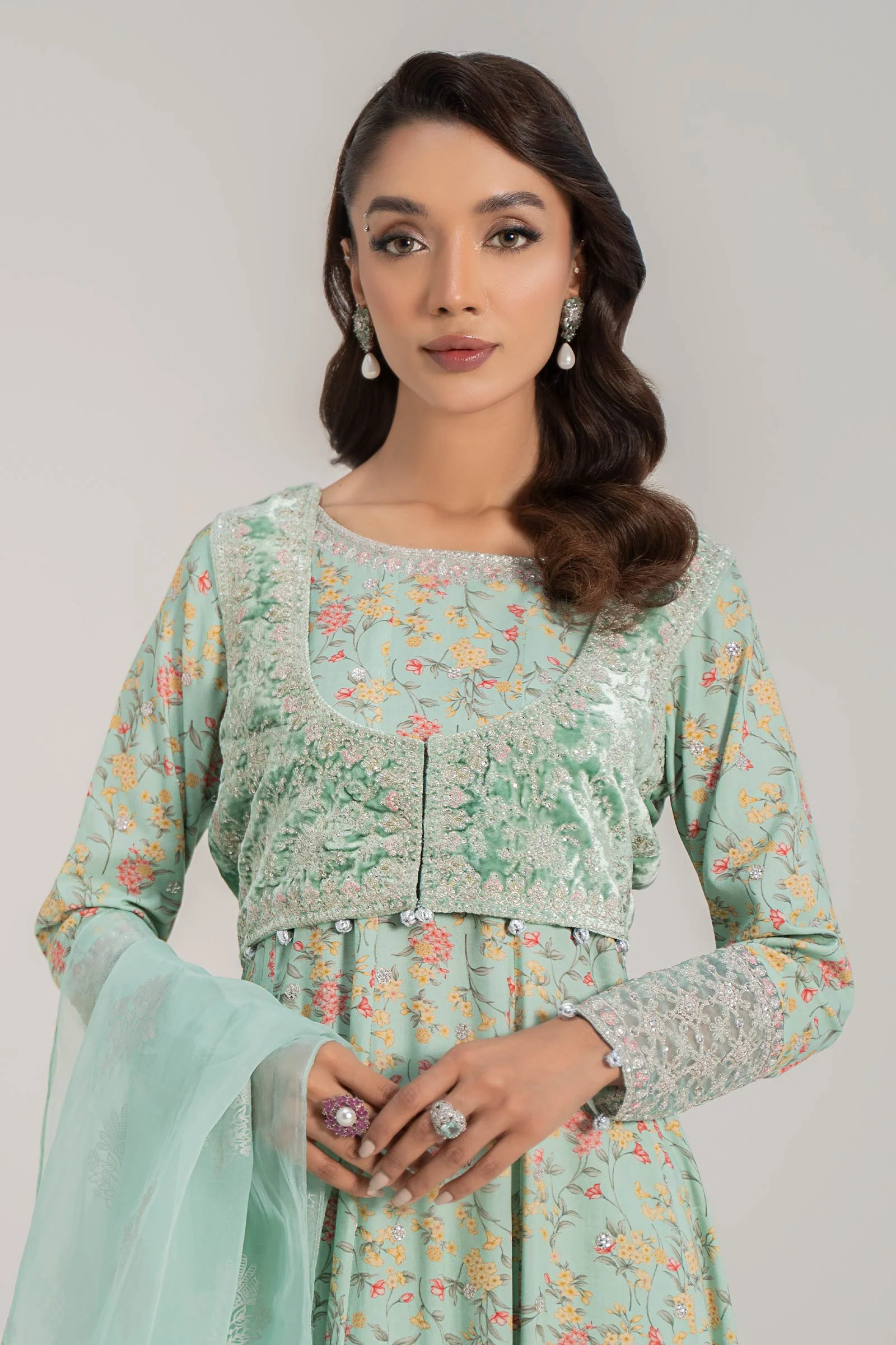 3 Piece Embroidered Linen Suit - Image 2