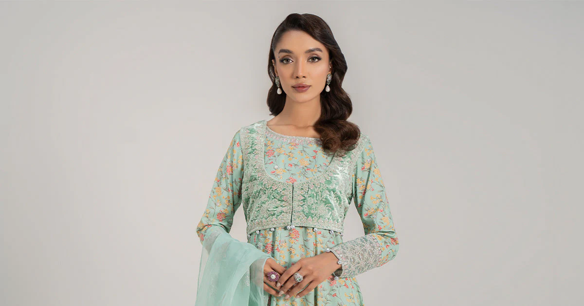3 Piece Embroidered Linen Suit - Image 6