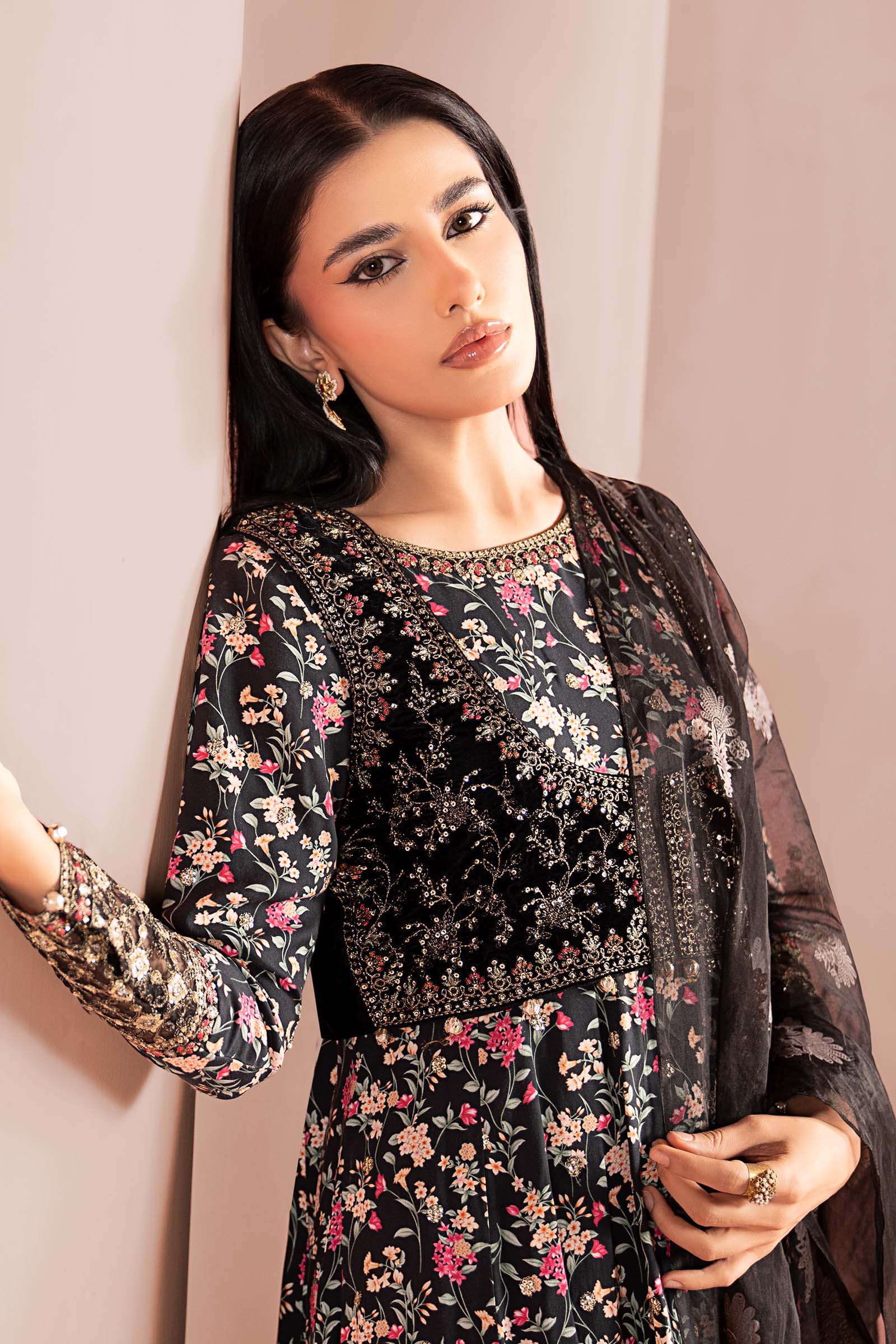 3 Piece Embroidered Linen Suit - Image 3