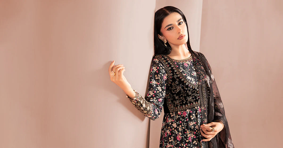 3 Piece Embroidered Linen Suit - Image 8