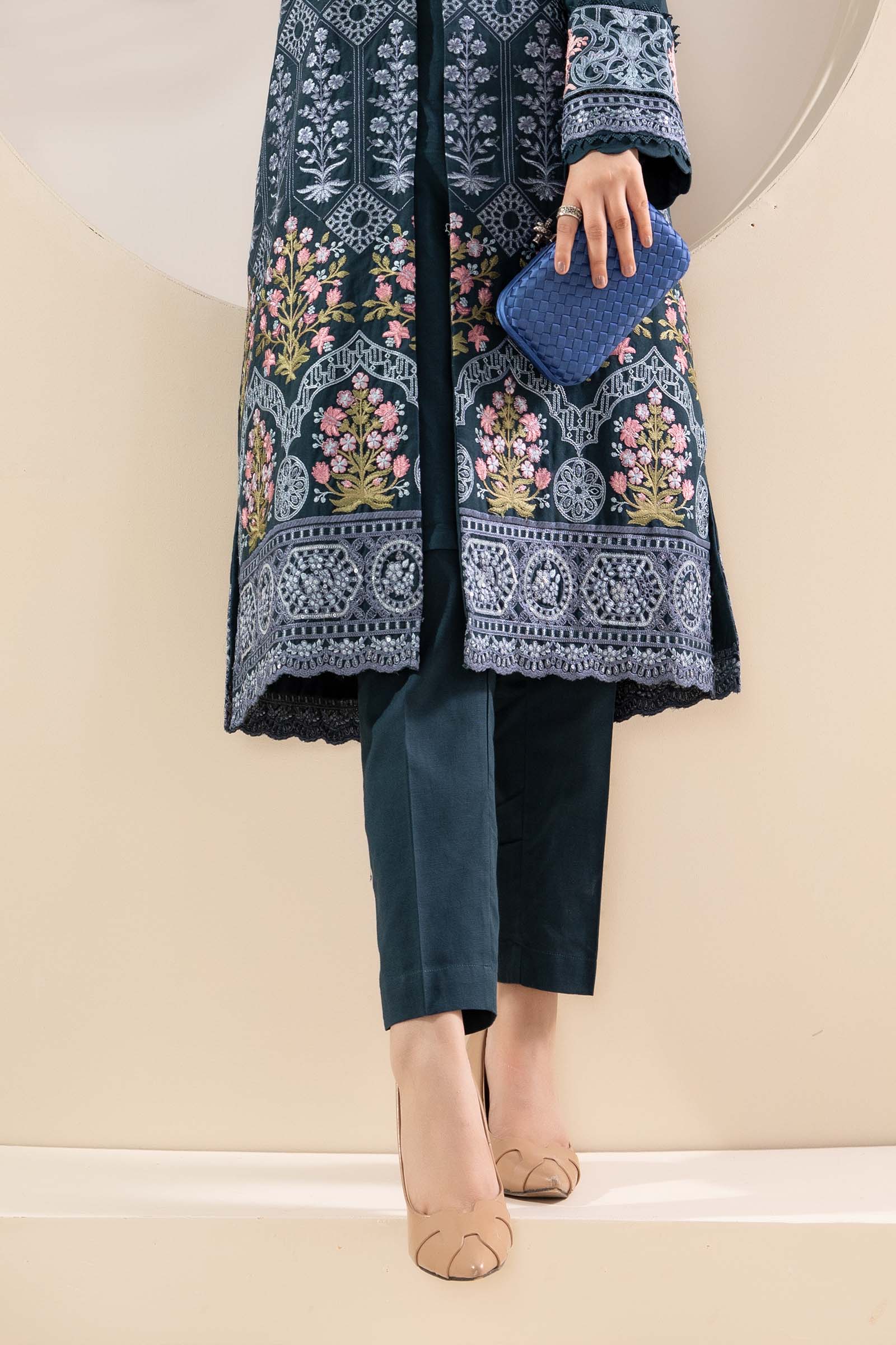 3 Piece Embroidered Khaddar Suit - Image 3