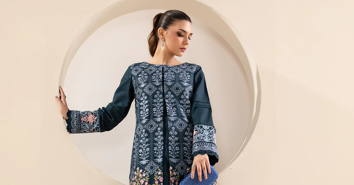 3 Piece Embroidered Khaddar Suit - Image 5