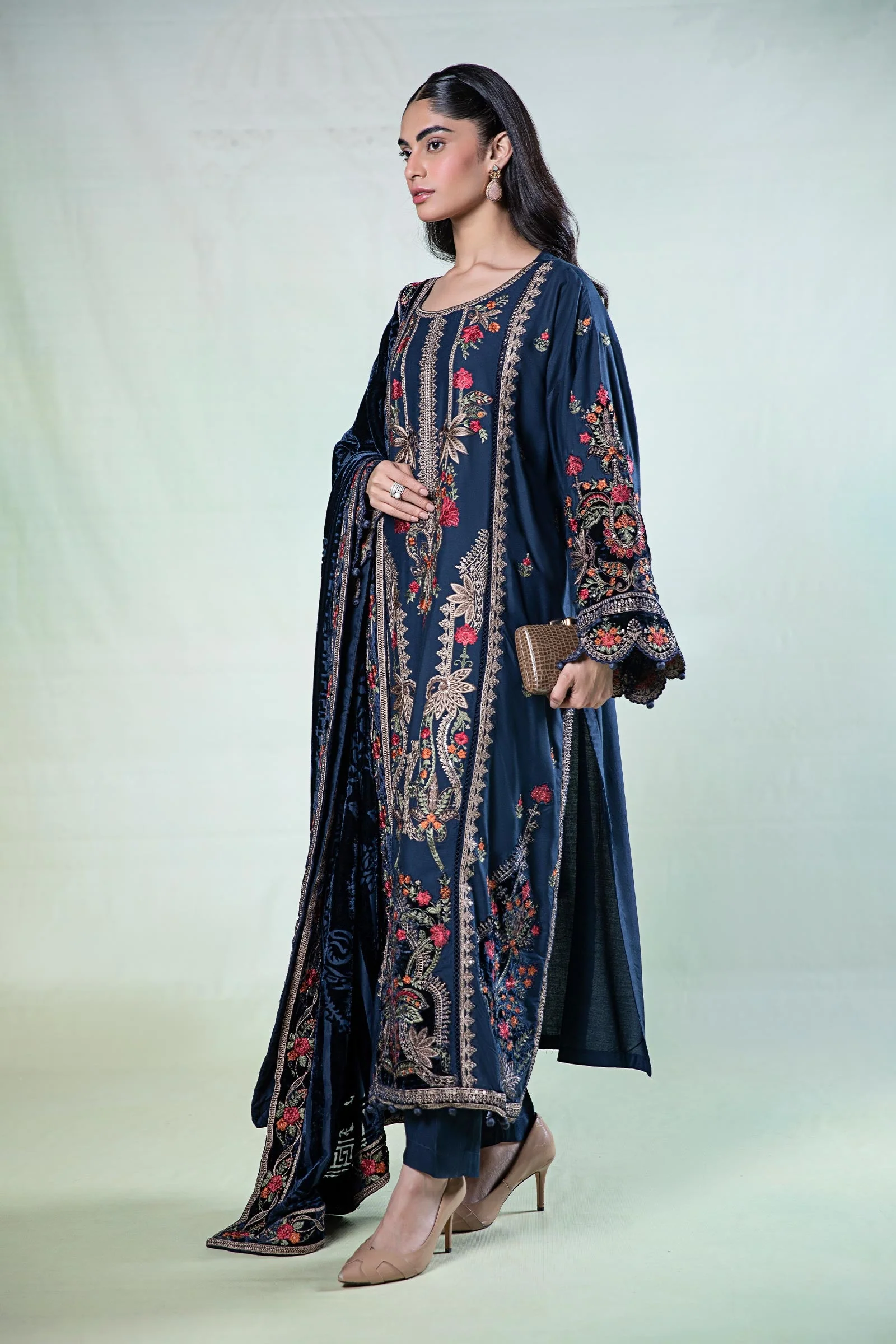 3 Piece Embroidered Linen Suit - Image 3