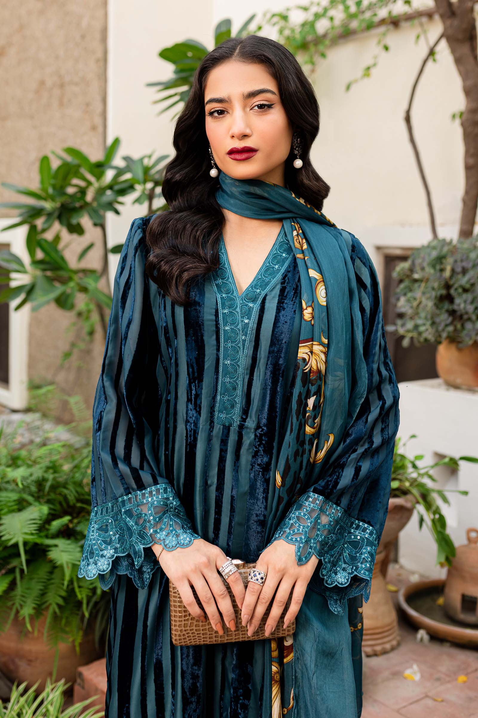 3 Piece Embroidered Plush Suit - Image 2