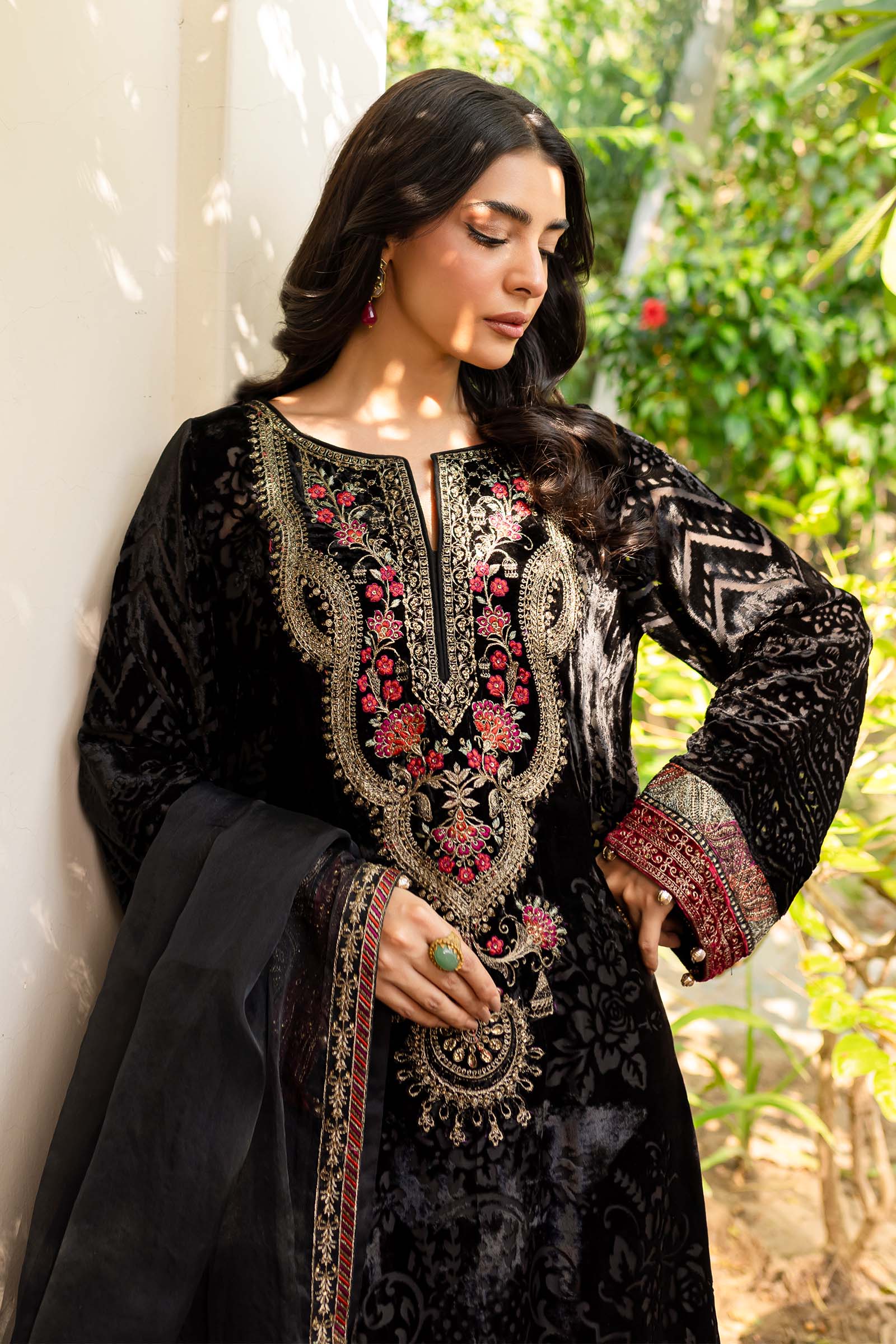 3 Piece Embroidered Plush Suit - Image 2