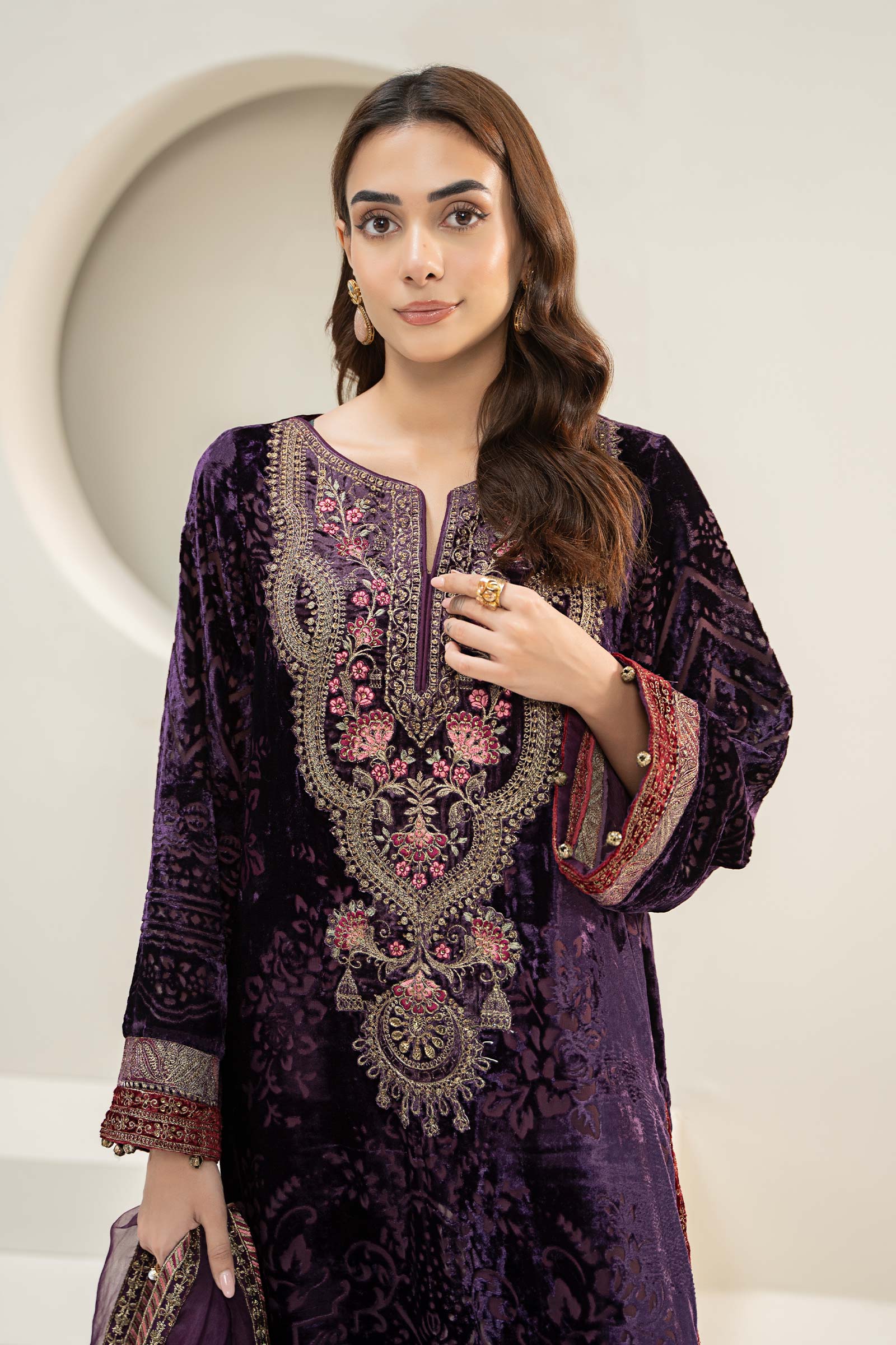 3 Piece Embroidered Plush Suit - Image 2