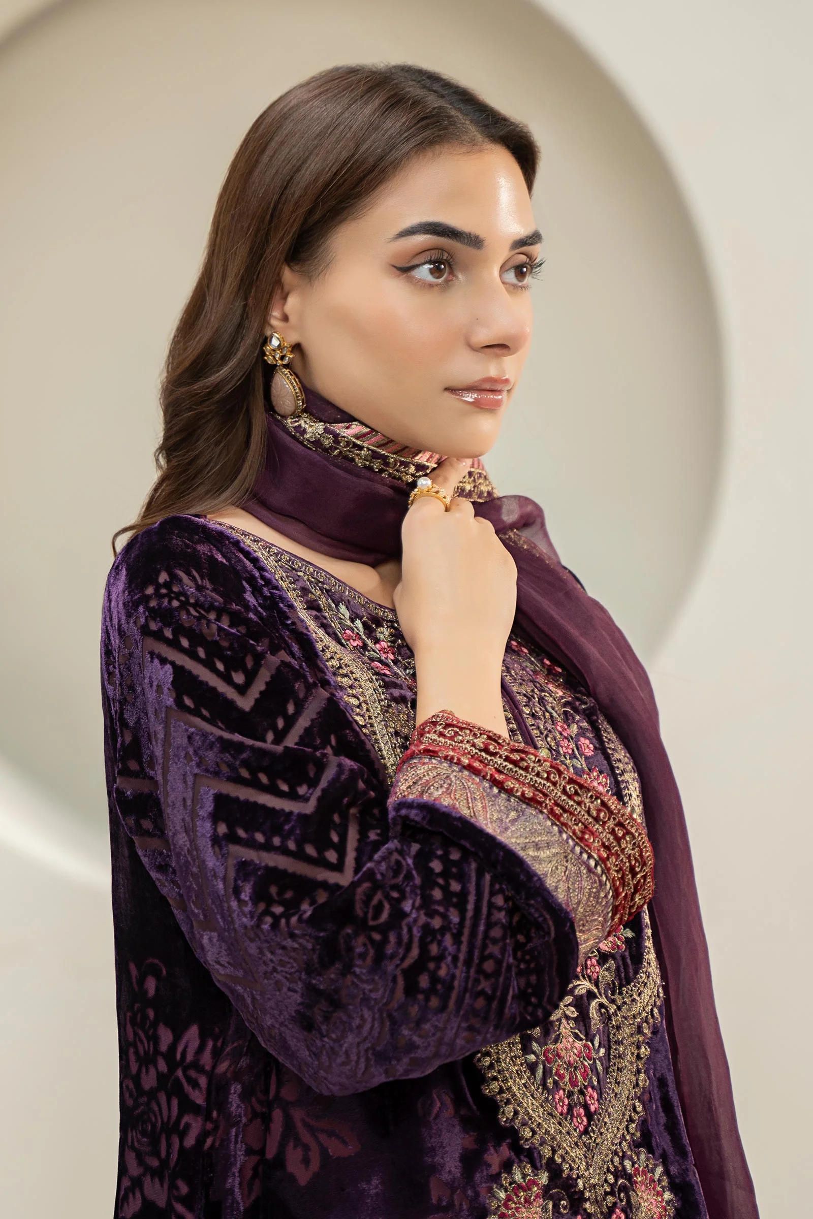 3 Piece Embroidered Plush Suit - Image 3