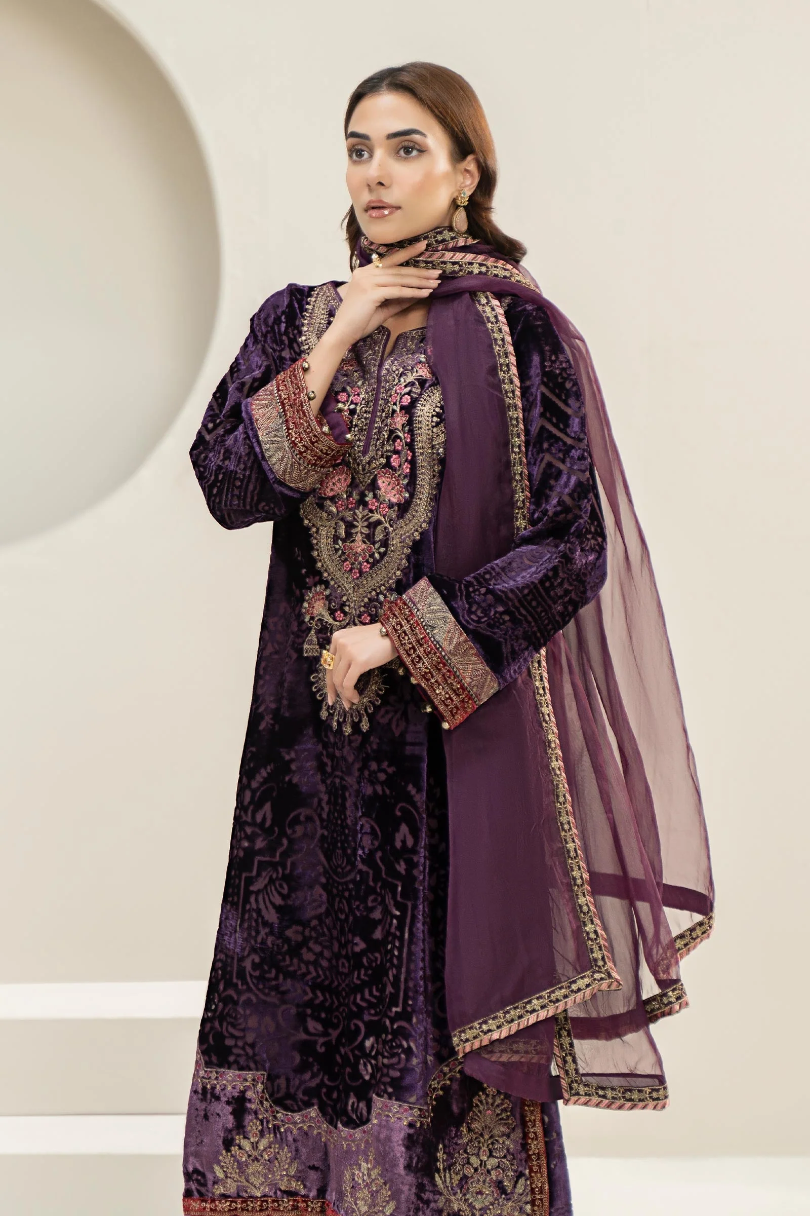 3 Piece Embroidered Plush Suit - Image 4