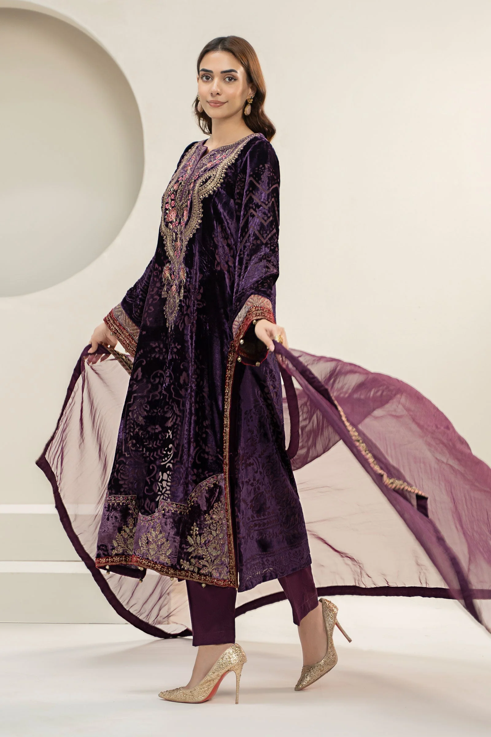 3 Piece Embroidered Plush Suit - Image 5