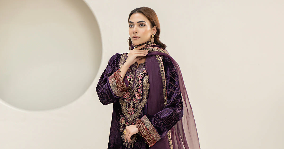 3 Piece Embroidered Plush Suit - Image 8