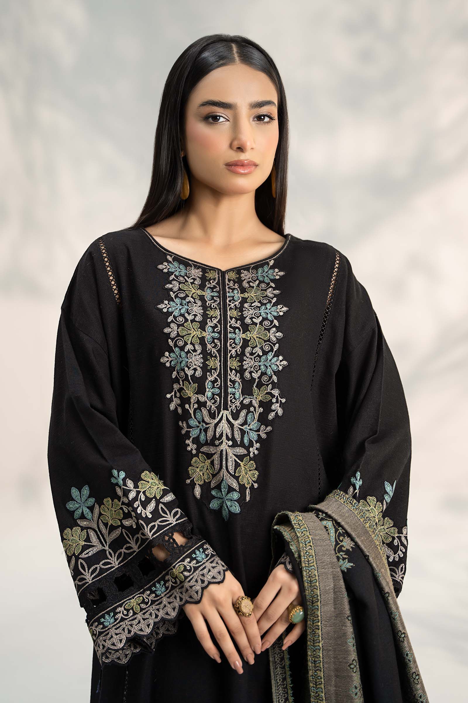 3 Piece Embroidered Khaddar Suit - Image 2