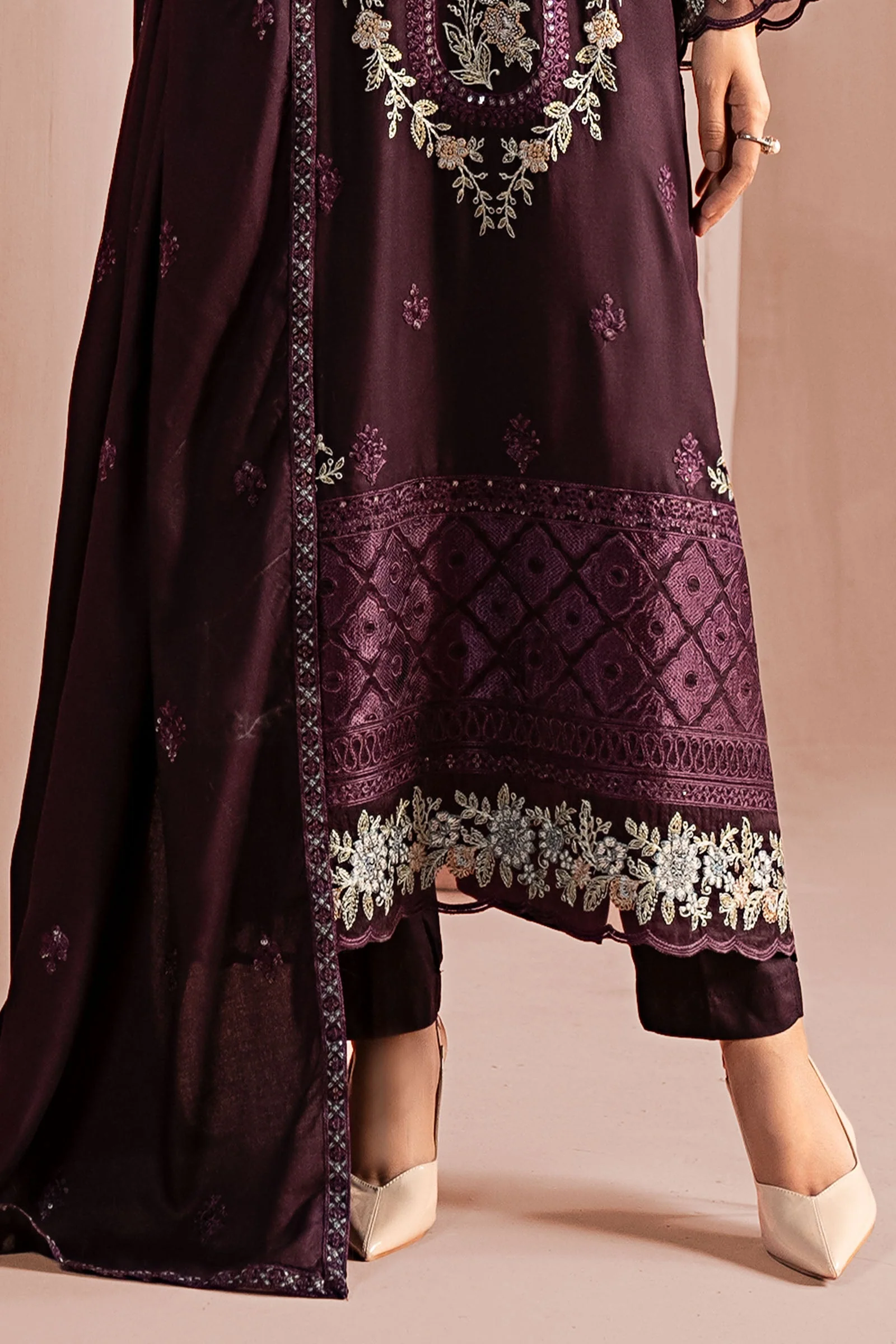 3 Piece Embroidered Linen Suit - Image 4