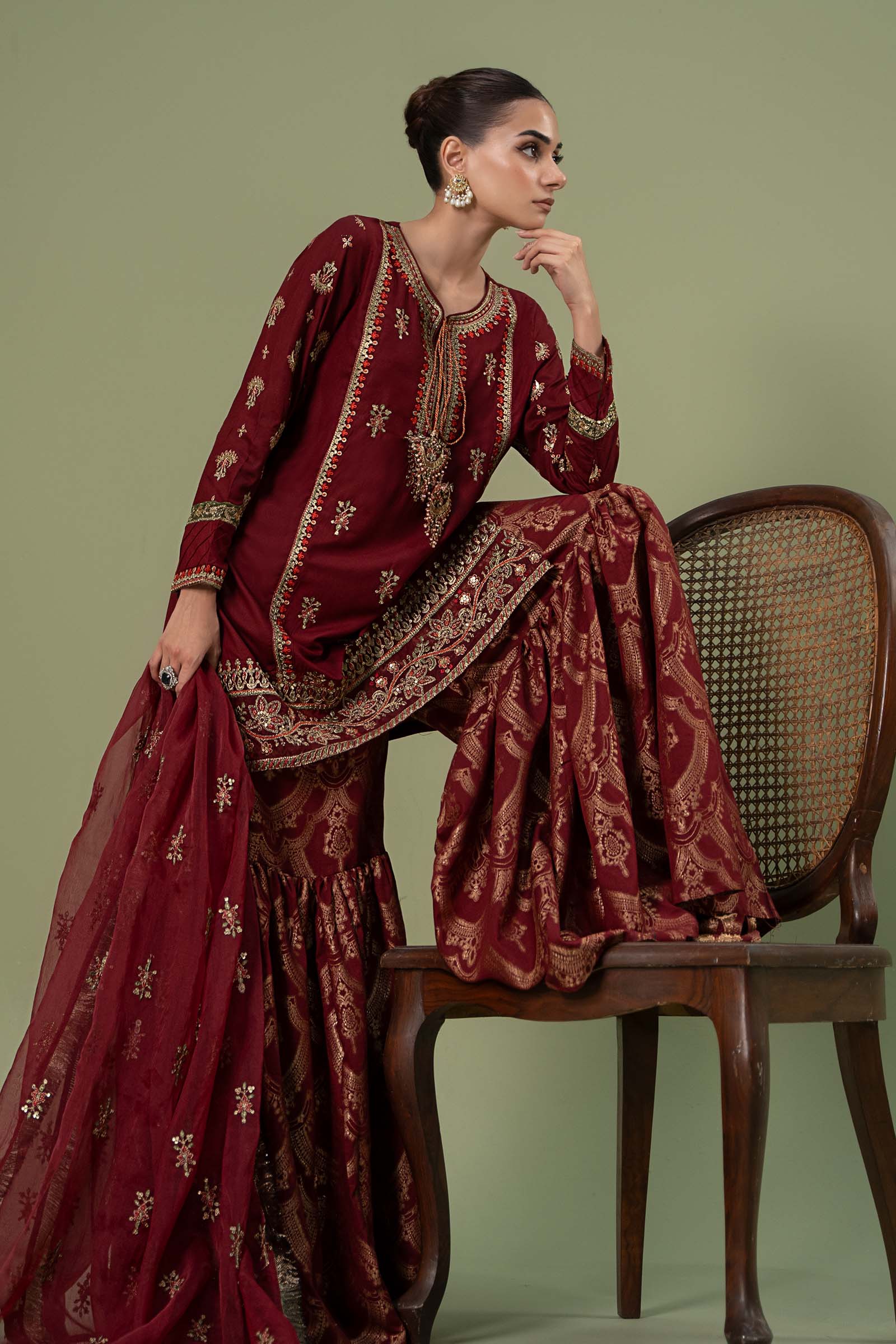 3 Piece Embroidered Linen Suit - Image 3