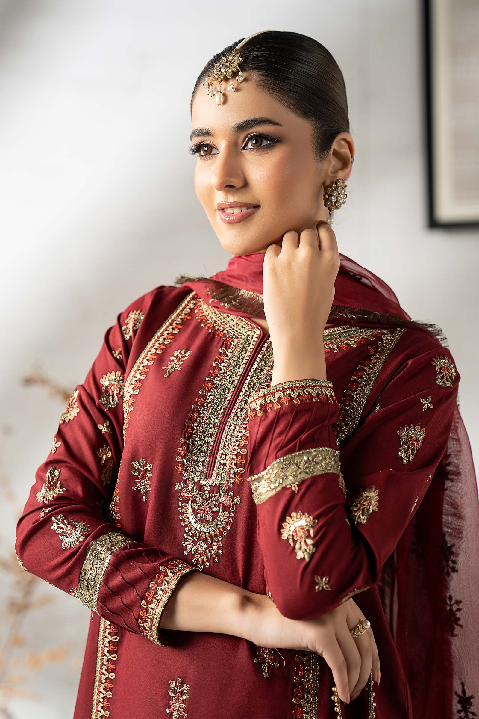 3 Piece Embroidered Linen Suit - Image 3