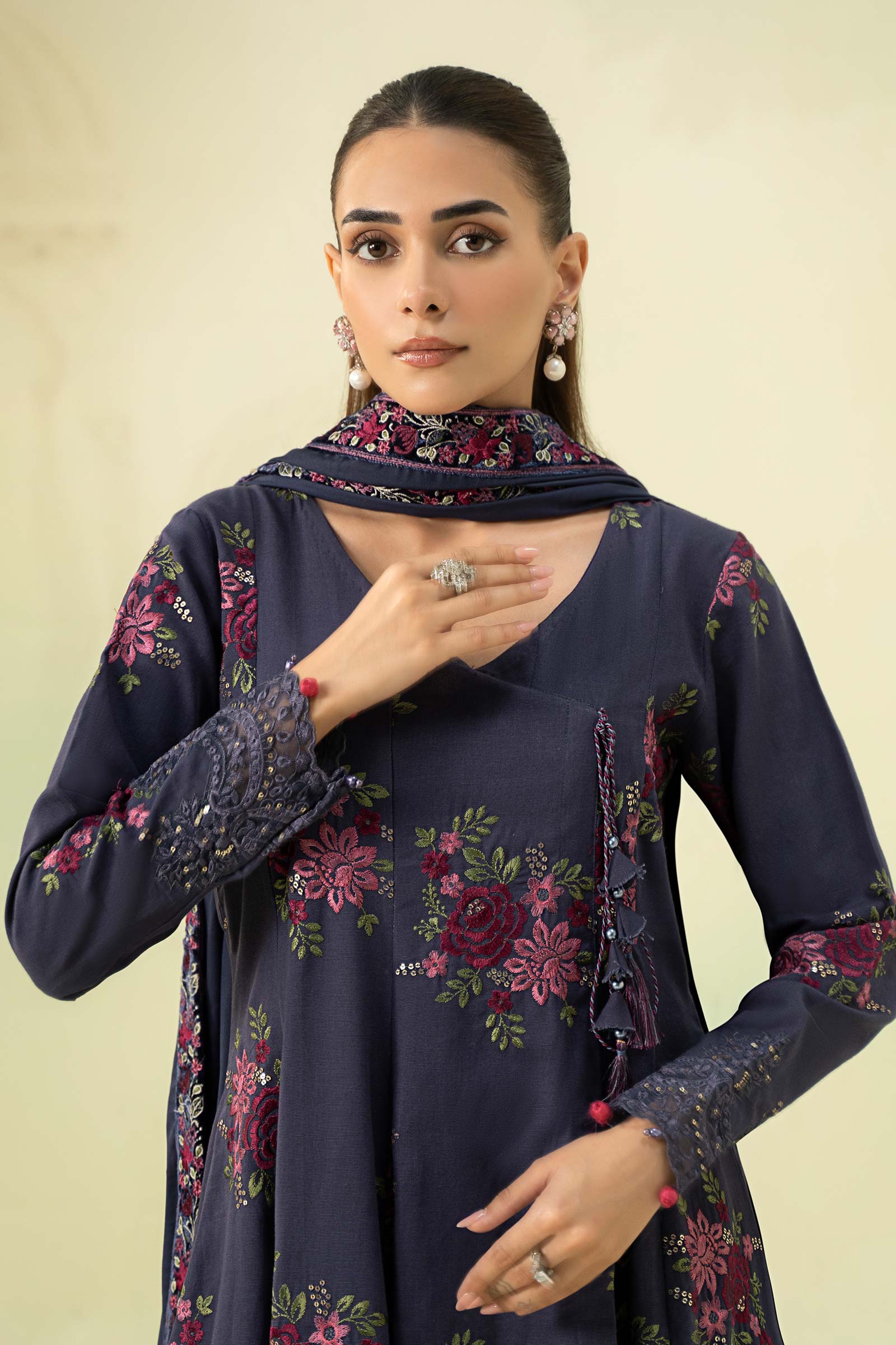 3 Piece Embroidered Khaddar Suit - Image 2